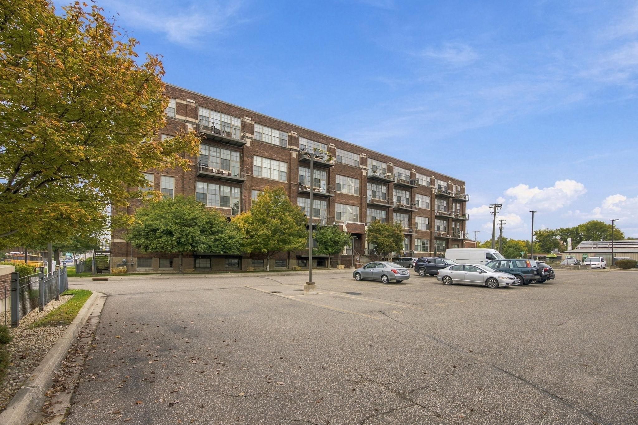 View of Residential at 1901 Hennepin Avenue #303, Minneapolis MN 55413, Minneapolis (3 of 23) - Mike Wilen | Minnesota Team Real Estate