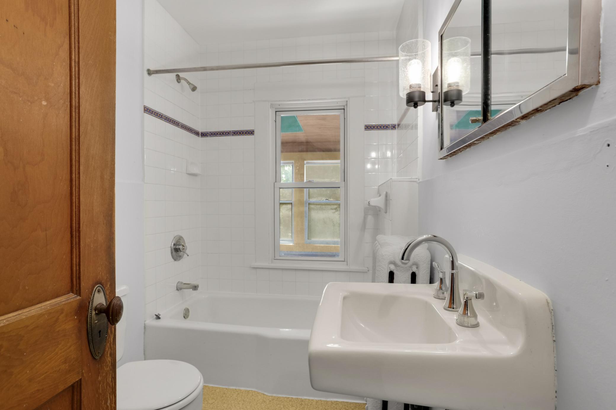 View of Residential at 207 34th Street, Minneapolis MN 55408, Minneapolis (30 of 56) - Mike Wilen | Minnesota Team Real Estate