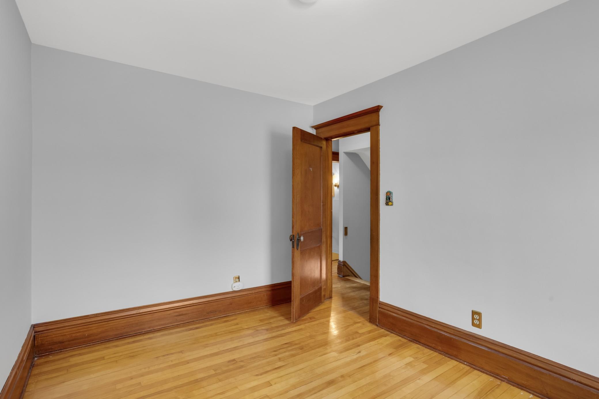 View of Residential at 207 34th Street, Minneapolis MN 55408, Minneapolis (24 of 56) - Mike Wilen | Minnesota Team Real Estate