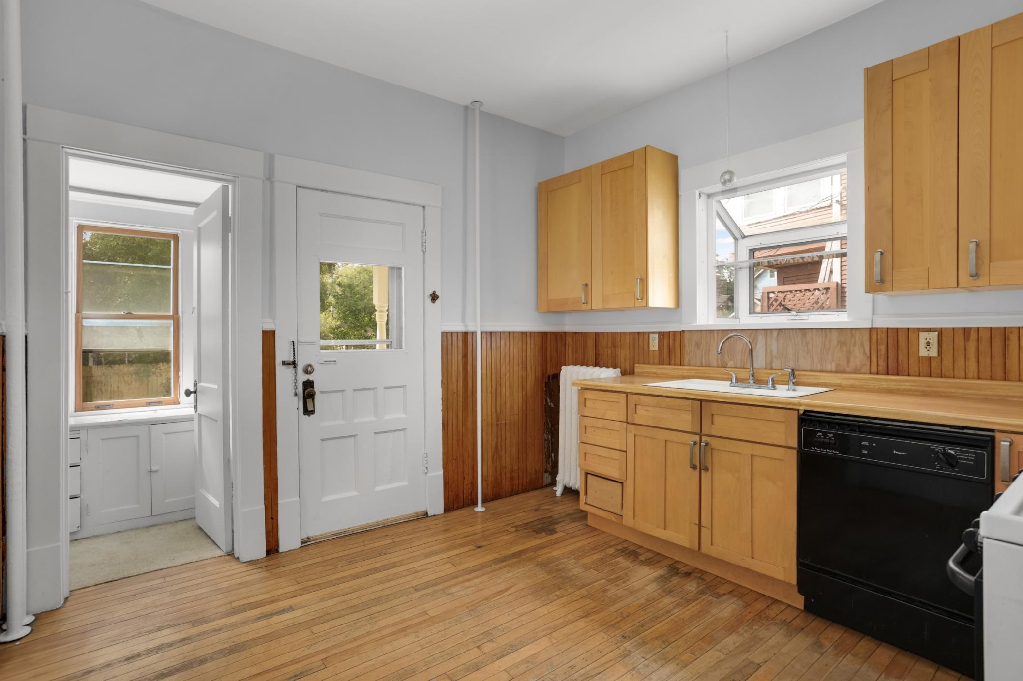 View of Residential at 207 34th Street, Minneapolis MN 55408, Minneapolis (18 of 56) - Mike Wilen | Minnesota Team Real Estate
