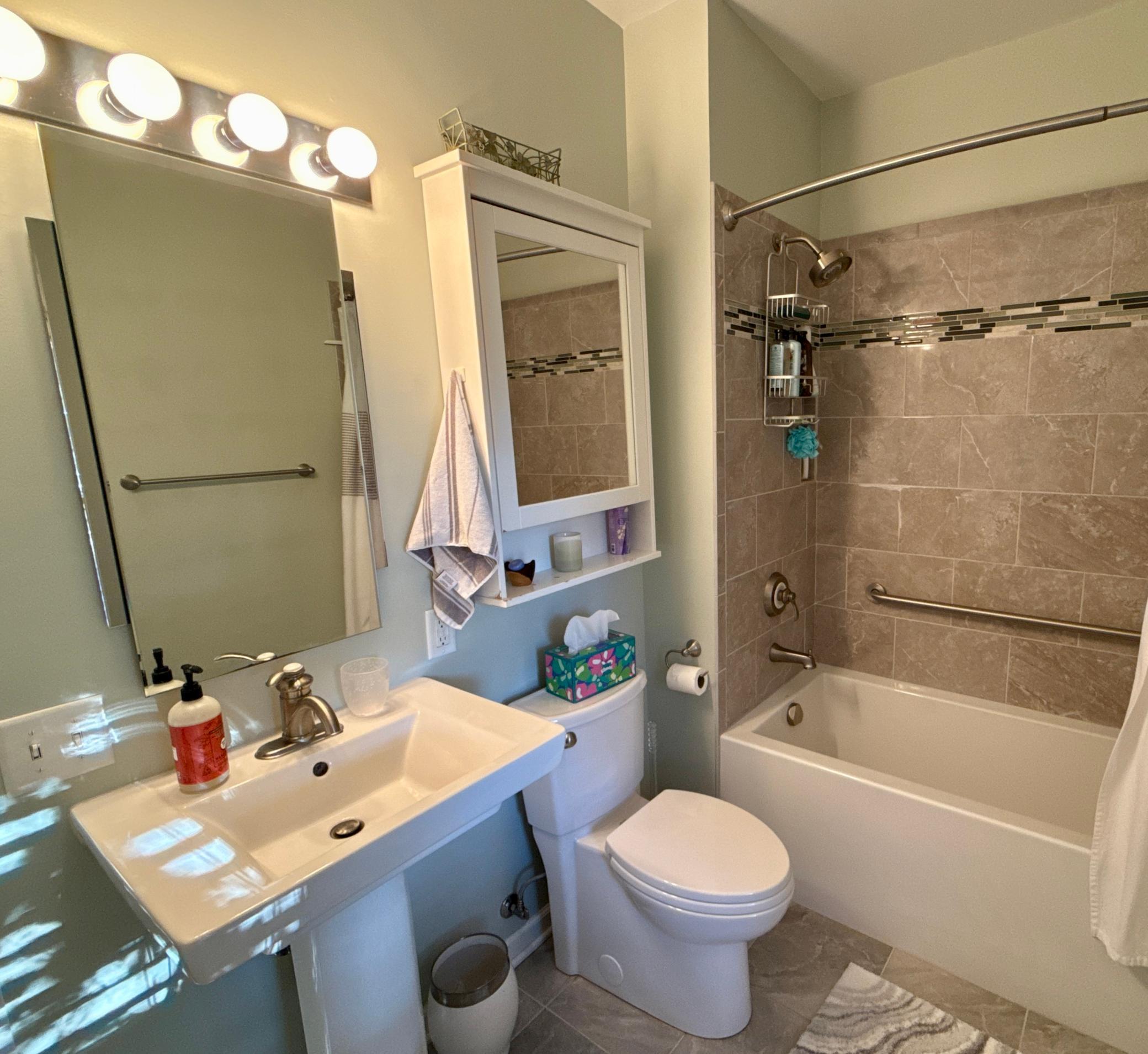 View of Residential at 612 5th Street, Minneapolis MN 55414, Minneapolis (12 of 16) - Mike Wilen | Minnesota Team Real Estate