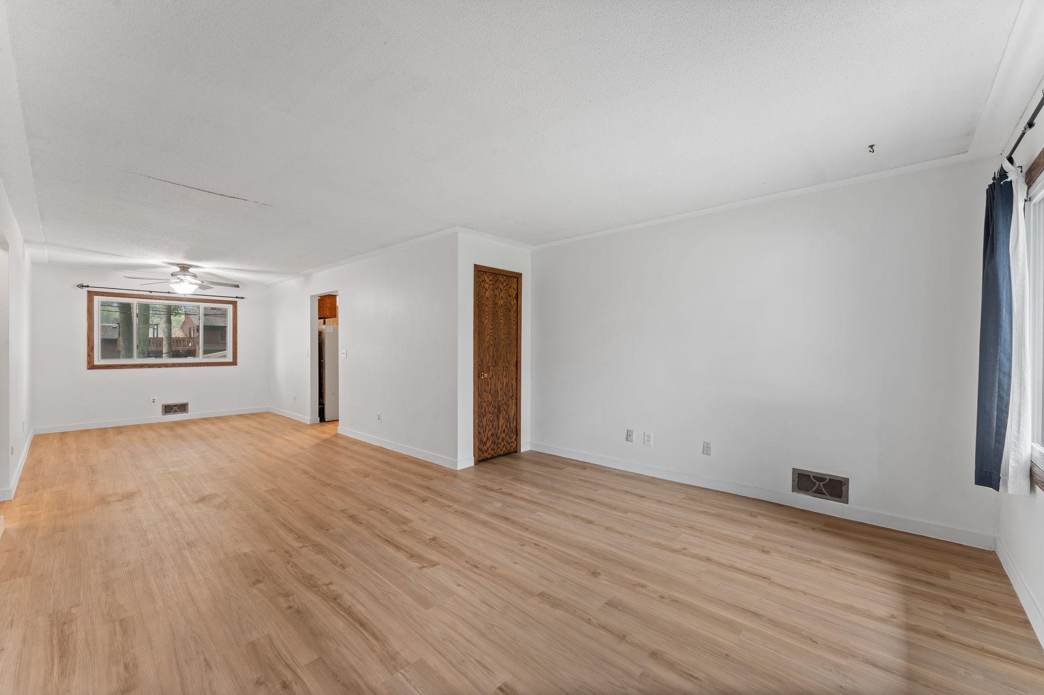 View of Residential Income at 441 Skillman Avenue, Maplewood MN 55117, Maplewood (16 of 30) - Mike Wilen | Minnesota Team Real Estate
