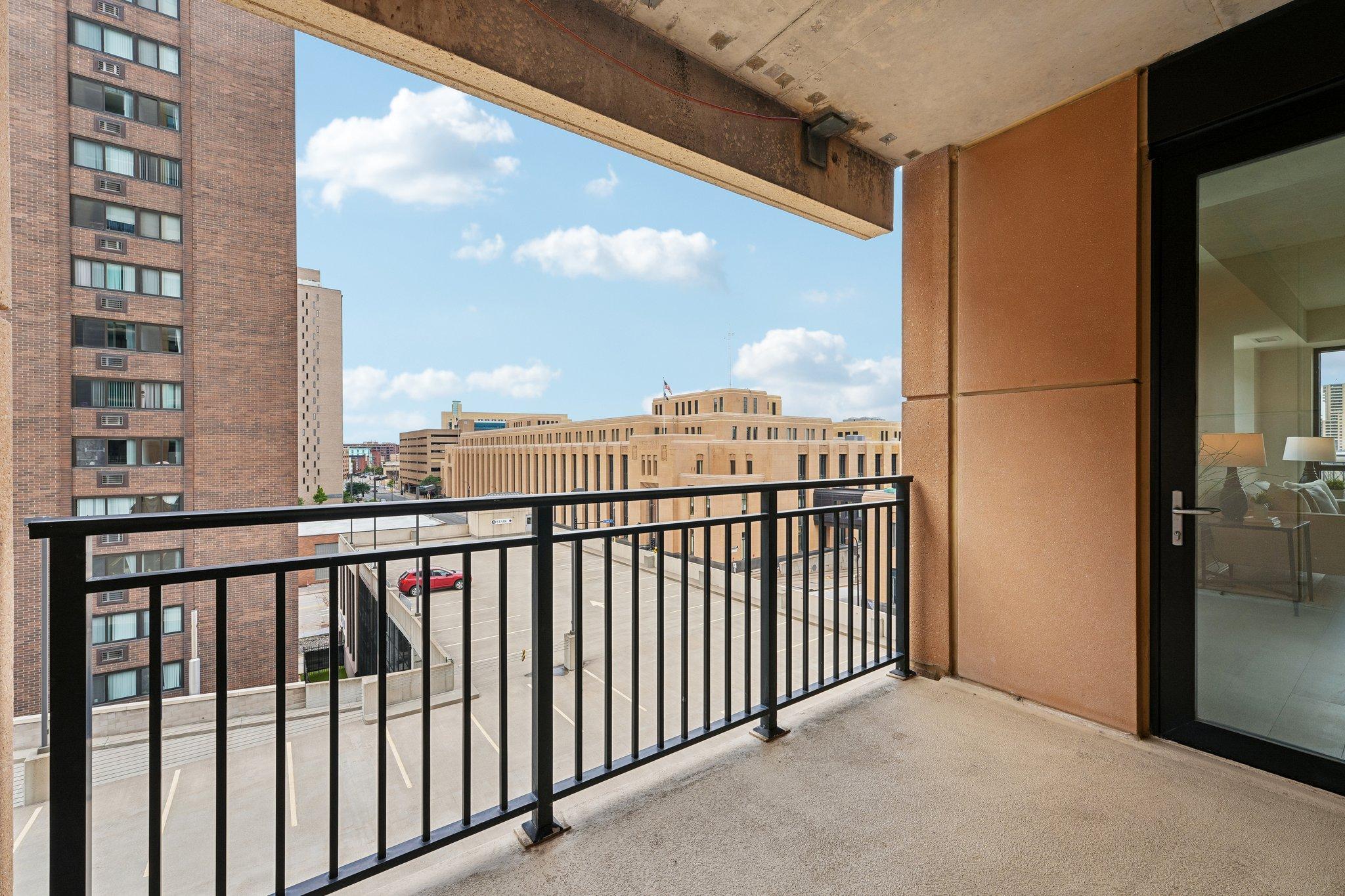 View of Residential at 100 3rd Avenue #504, Minneapolis MN 55401, Minneapolis (33 of 61) - Mike Wilen | Minnesota Team Real Estate