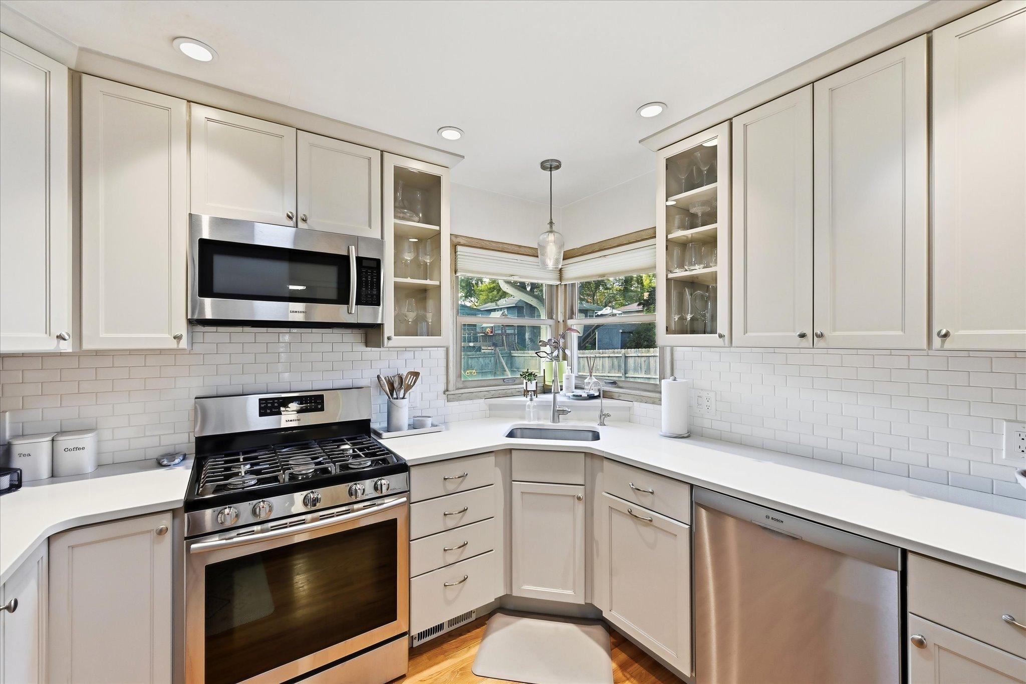 View of Residential at 6915 23rd Street, Saint Louis Park MN 55426, Saint Louis Park (9 of 30) - Mike Wilen | Minnesota Team Real Estate