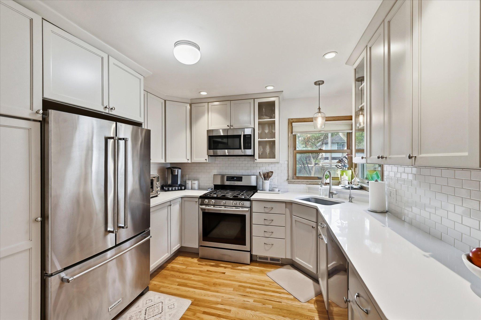 View of Residential at 6915 23rd Street, Saint Louis Park MN 55426, Saint Louis Park (8 of 30) - Mike Wilen | Minnesota Team Real Estate