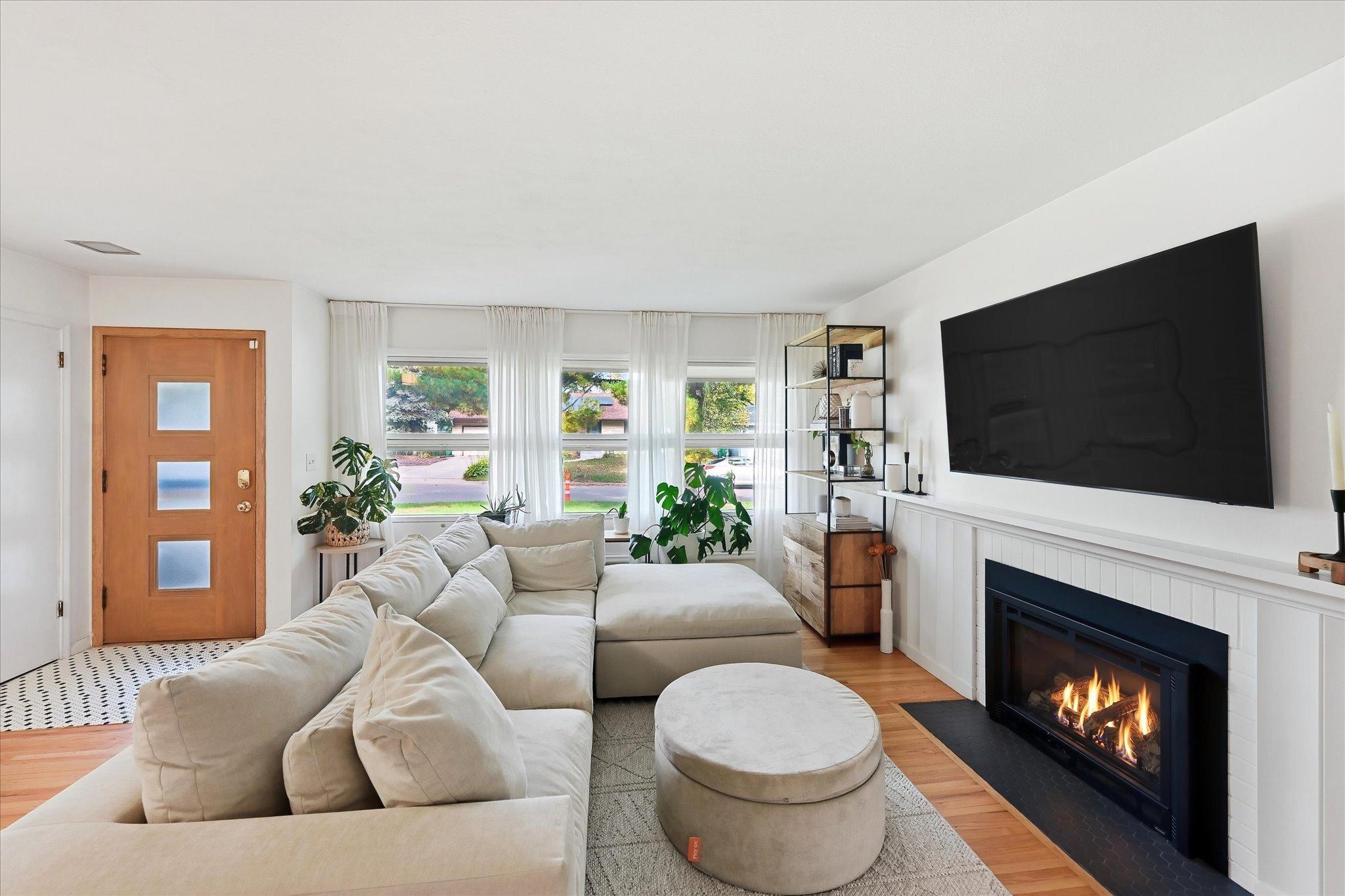 View of Residential at 6915 23rd Street, Saint Louis Park MN 55426, Saint Louis Park (4 of 30) - Mike Wilen | Minnesota Team Real Estate