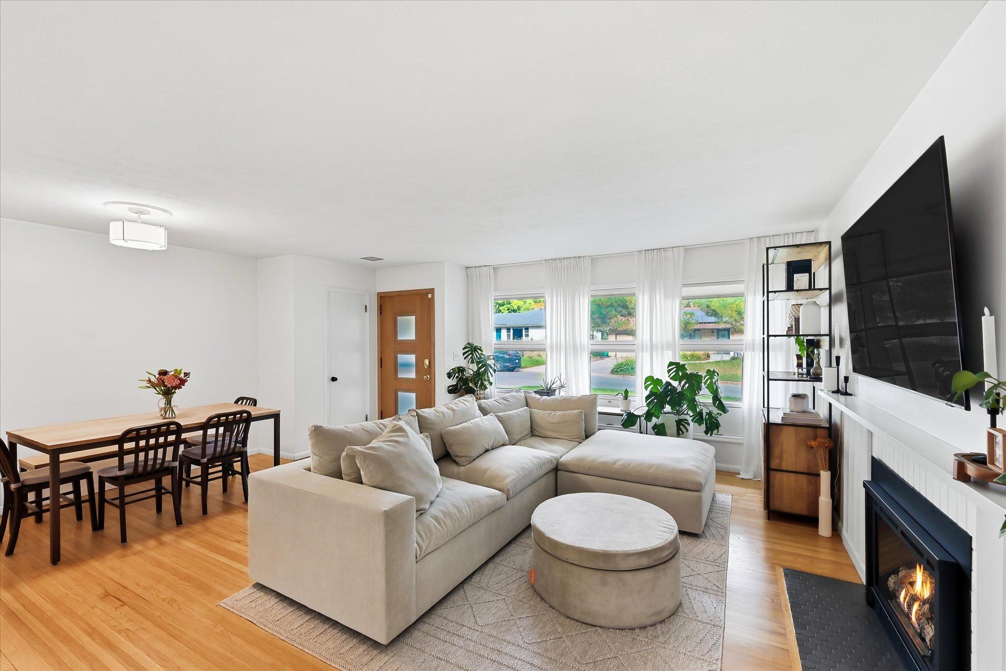 View of Residential at 6915 23rd Street, Saint Louis Park MN 55426, Saint Louis Park (6 of 30) - Mike Wilen | Minnesota Team Real Estate