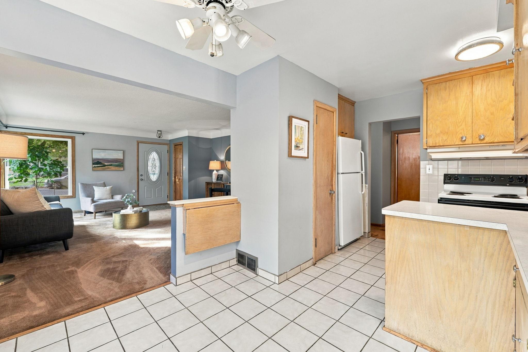 View of Residential at 1114 Harmon Avenue, West Saint Paul MN 55118, West Saint Paul (7 of 15) - Mike Wilen | Minnesota Team Real Estate