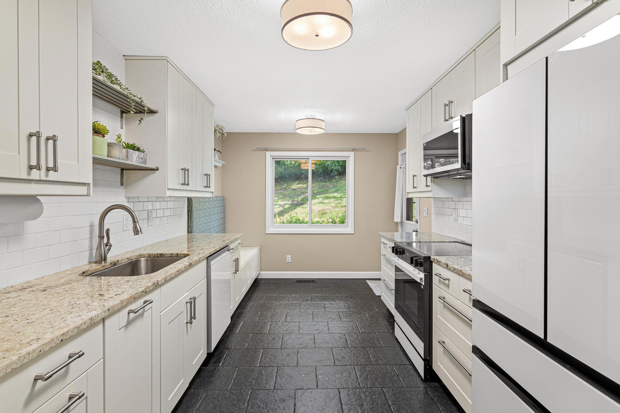 View of Residential at 5229 Balmoral Lane, Bloomington MN 55437, Bloomington (19 of 28) - Mike Wilen | Minnesota Team Real Estate