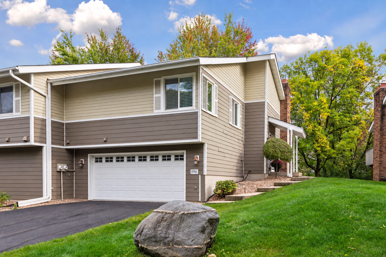View of Residential at 9751 Brighton Lane, Eden Prairie MN 55347, Eden Prairie (28 of 36) - Mike Wilen | Minnesota Team Real Estate