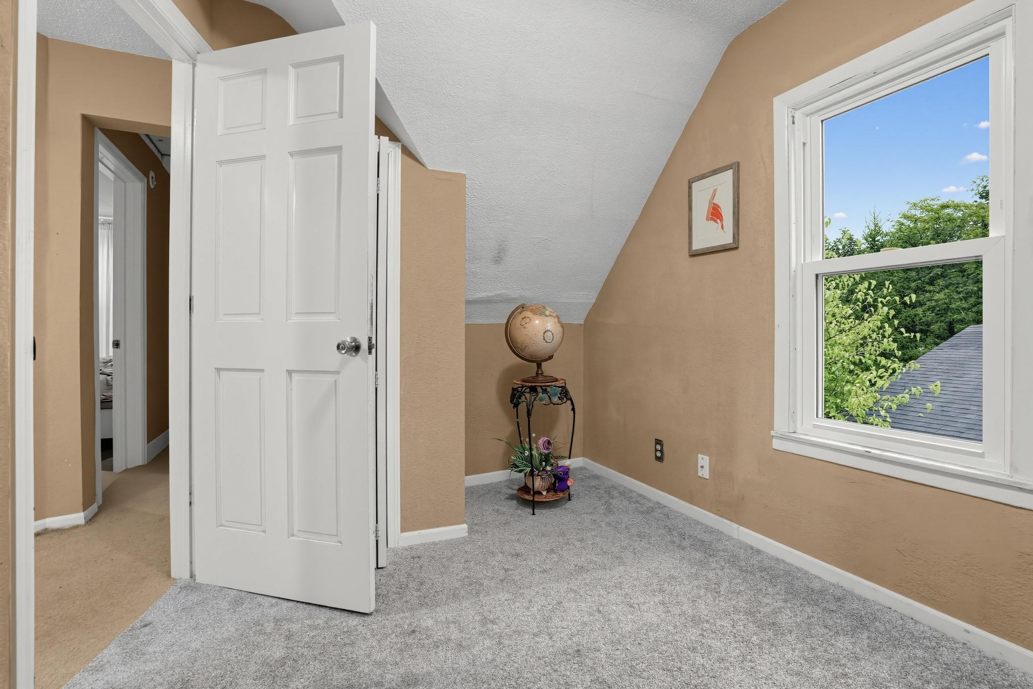 View of Residential at 872 Lawson Avenue, Saint Paul MN 55106, Saint Paul (9 of 18) - Mike Wilen | Minnesota Team Real Estate
