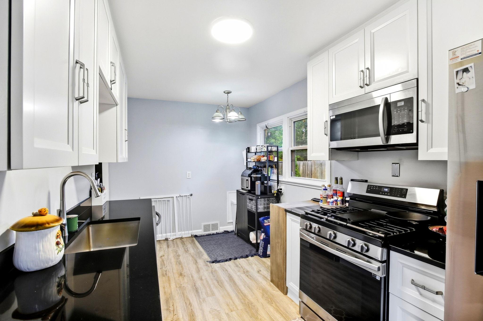 View of Residential at 1462 Hazelwood Street, Saint Paul MN 55106, Saint Paul (11 of 35) - Mike Wilen | Minnesota Team Real Estate
