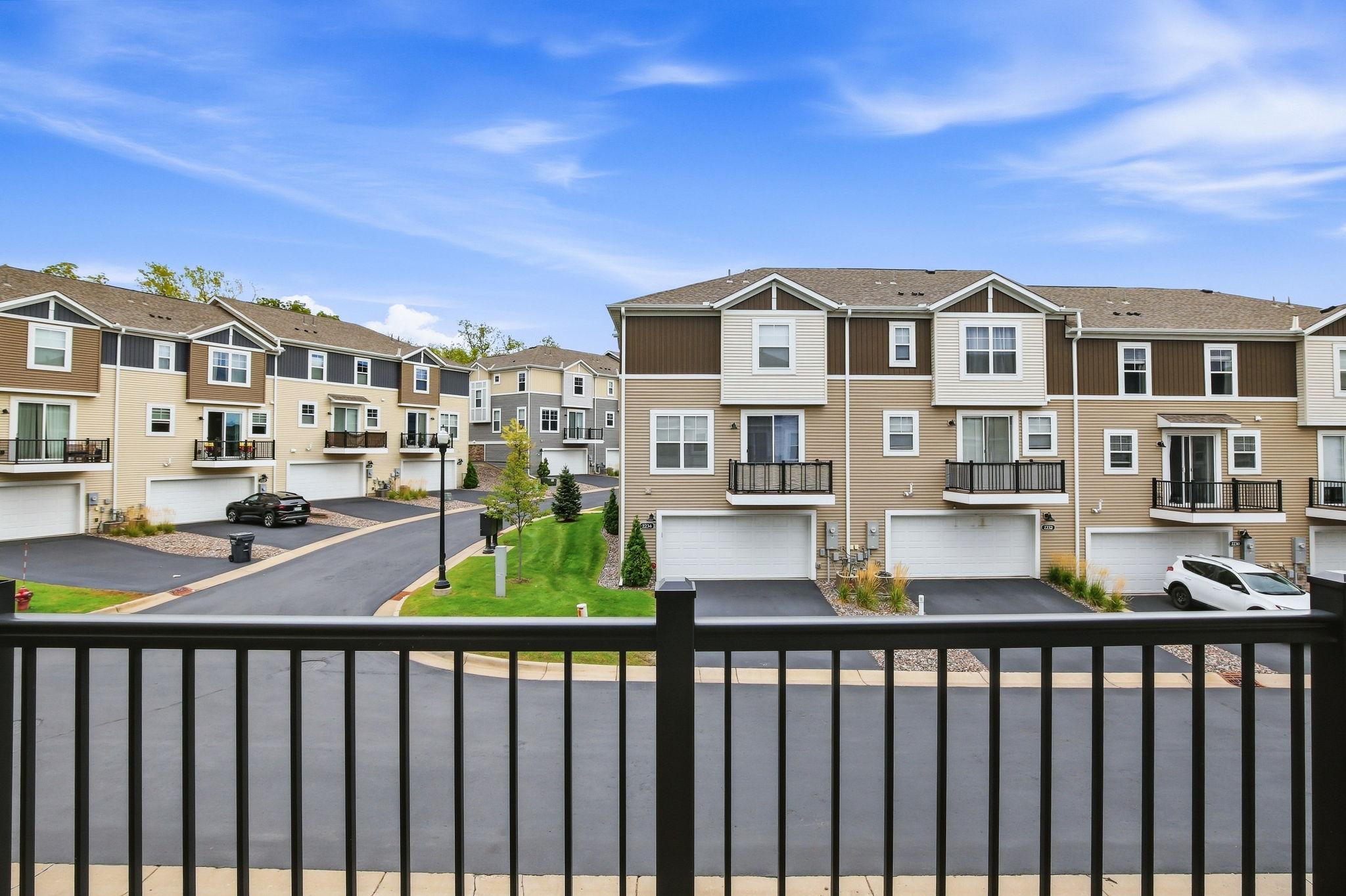 View of Residential at 2235 Gateway Curve, North Saint Paul MN 55109, North Saint Paul (29 of 39) - Mike Wilen | Minnesota Team Real Estate