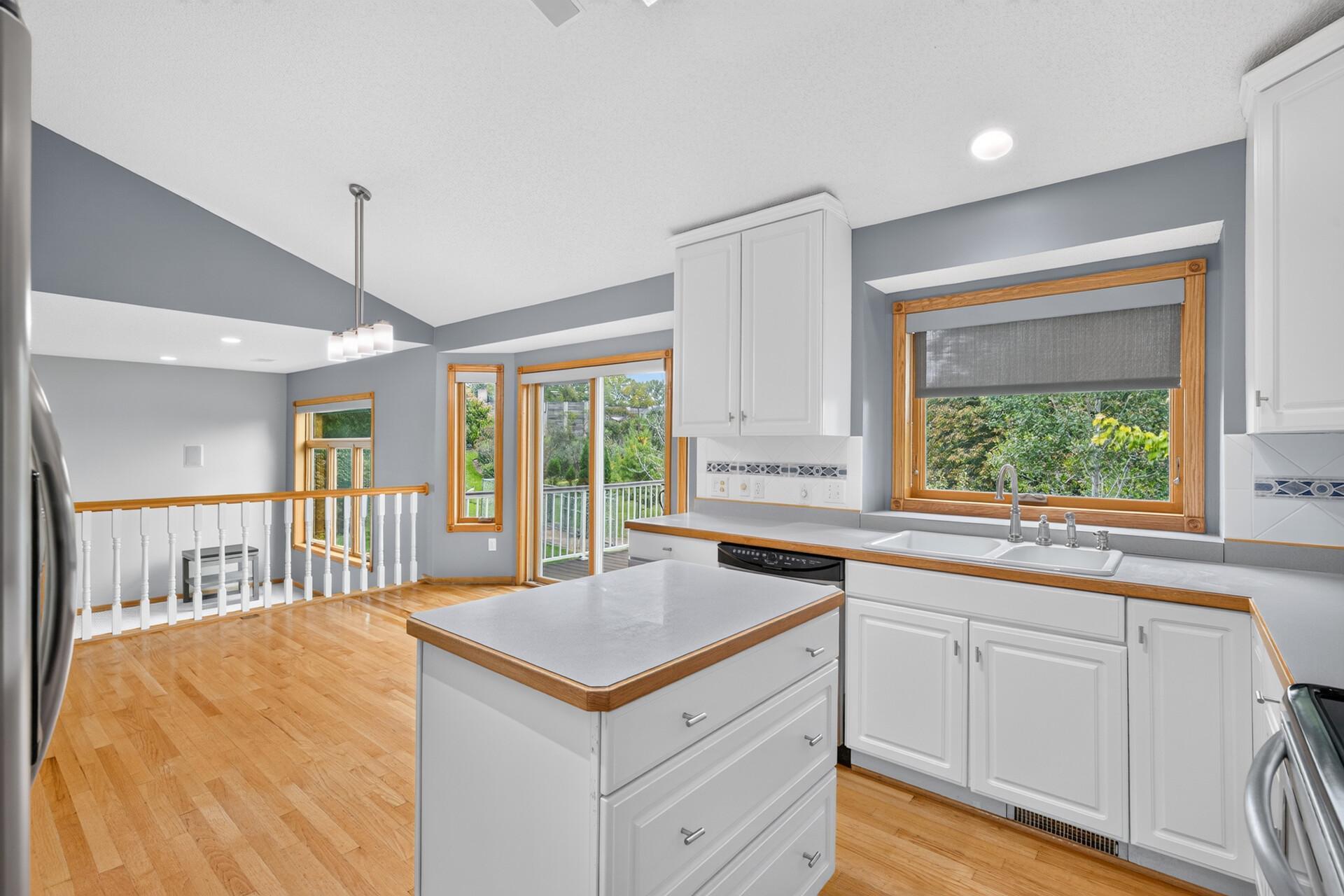 View of Residential at 6585 Promontory Drive, Eden Prairie MN 55346, Eden Prairie (11 of 46) - Mike Wilen | Minnesota Team Real Estate