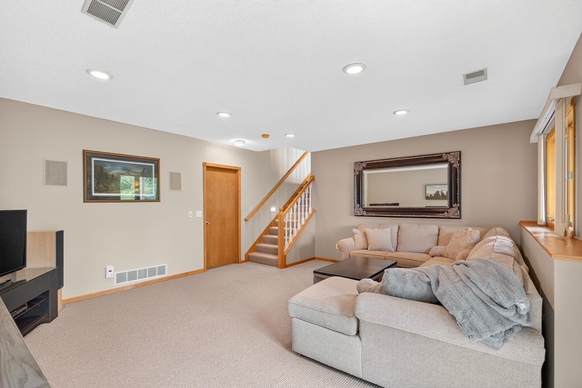 View of Residential at 6585 Promontory Drive, Eden Prairie MN 55346, Eden Prairie (39 of 46) - Mike Wilen | Minnesota Team Real Estate