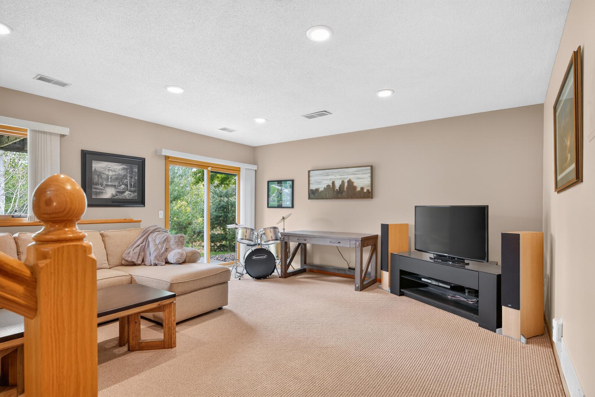 View of Residential at 6585 Promontory Drive, Eden Prairie MN 55346, Eden Prairie (37 of 46) - Mike Wilen | Minnesota Team Real Estate