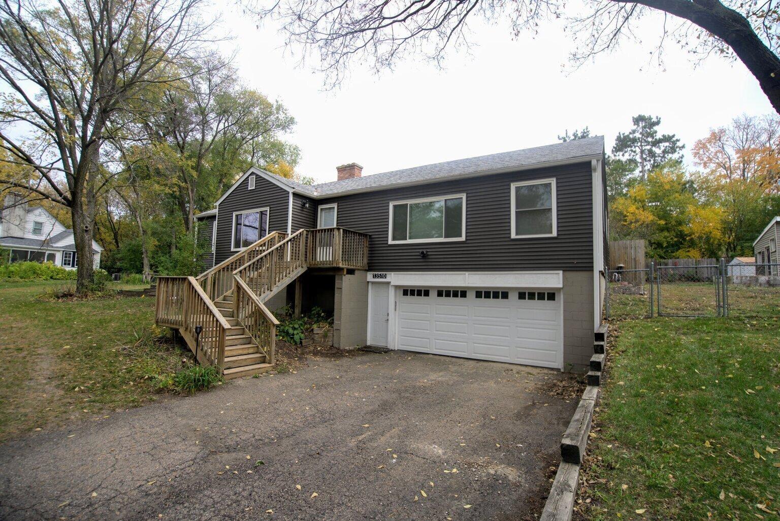 View of Residential at 13510 Knollway Drive, Minnetonka MN 55305, Minnetonka (2 of 10) - Mike Wilen | Minnesota Team Real Estate