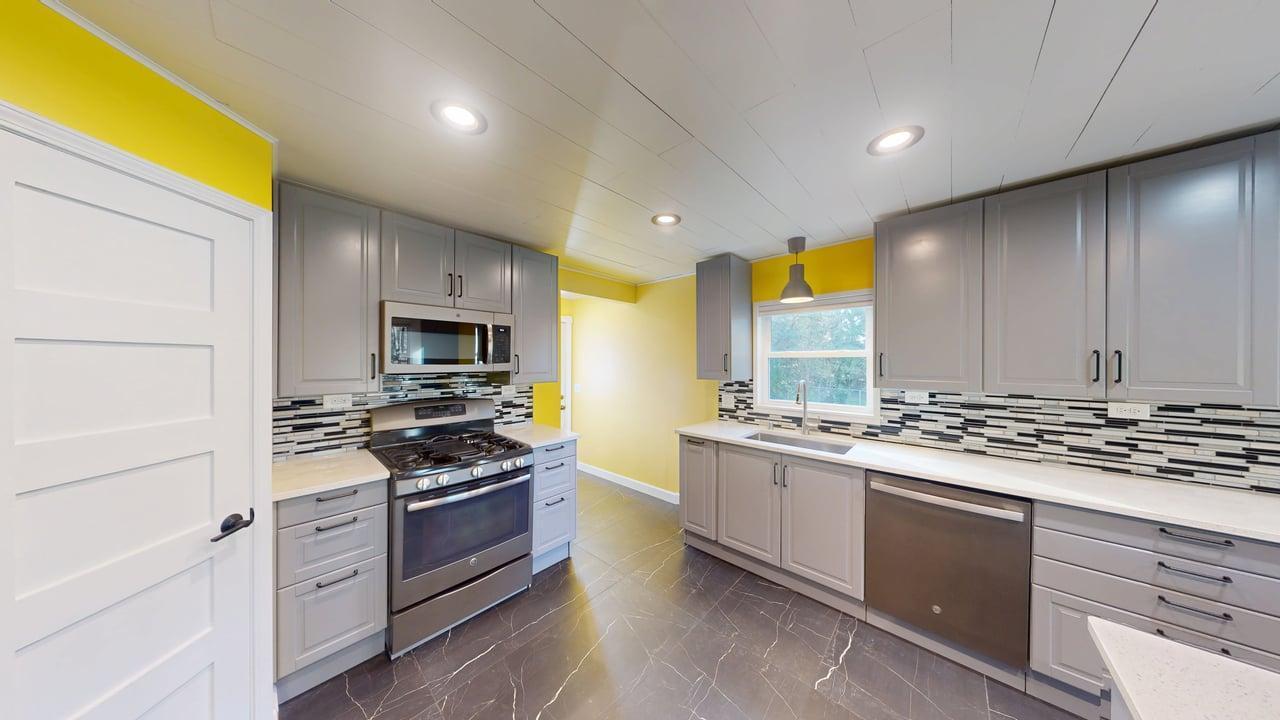 View of Residential at 13510 Knollway Drive, Minnetonka MN 55305, Minnetonka (8 of 30) - Mike Wilen | Minnesota Team Real Estate