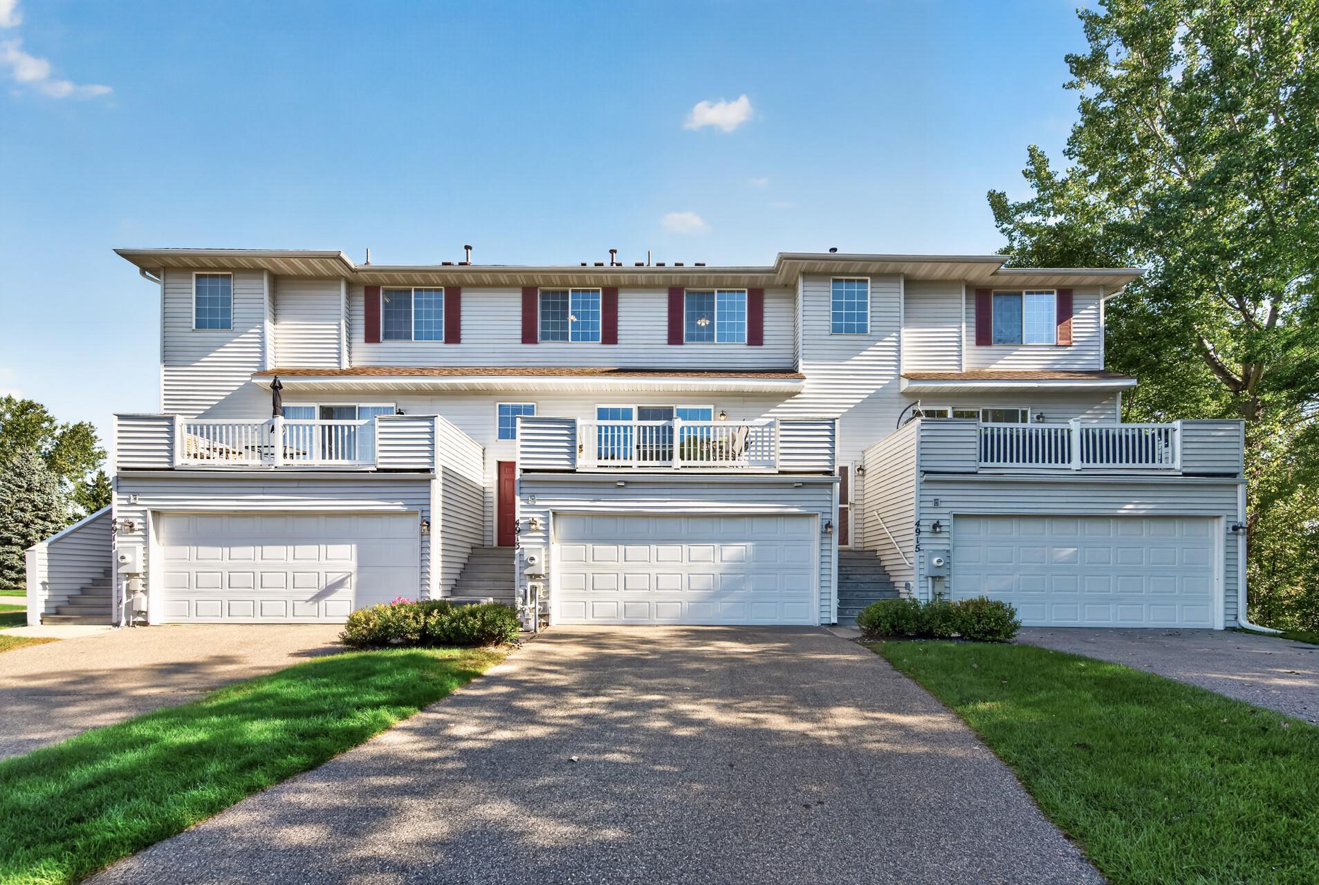 View of Residential at 4913 Grenwich Avenue, Oakdale MN 55128, Oakdale (27 of 31) - Mike Wilen | Minnesota Team Real Estate