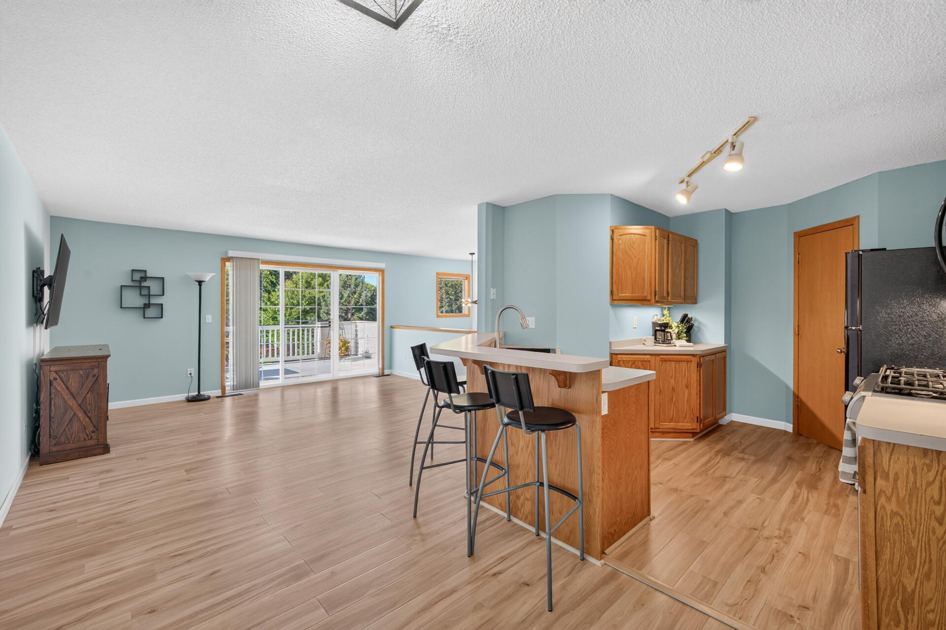 View of Residential at 4913 Grenwich Avenue, Oakdale MN 55128, Oakdale (7 of 31) - Mike Wilen | Minnesota Team Real Estate