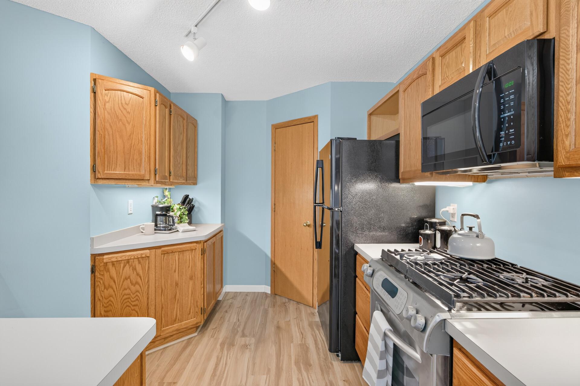 View of Residential at 4913 Grenwich Avenue, Oakdale MN 55128, Oakdale (12 of 31) - Mike Wilen | Minnesota Team Real Estate
