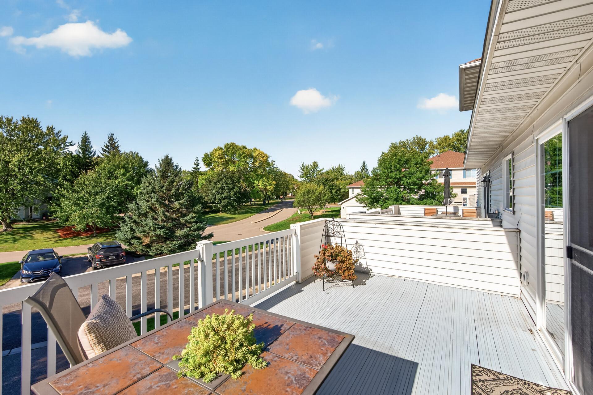 View of Residential at 4913 Grenwich Avenue, Oakdale MN 55128, Oakdale (9 of 31) - Mike Wilen | Minnesota Team Real Estate