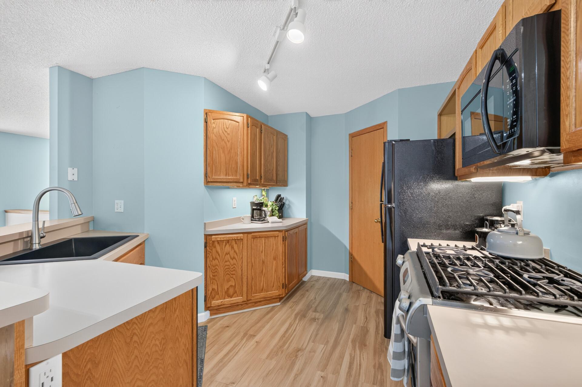 View of Residential at 4913 Grenwich Avenue, Oakdale MN 55128, Oakdale (29 of 31) - Mike Wilen | Minnesota Team Real Estate