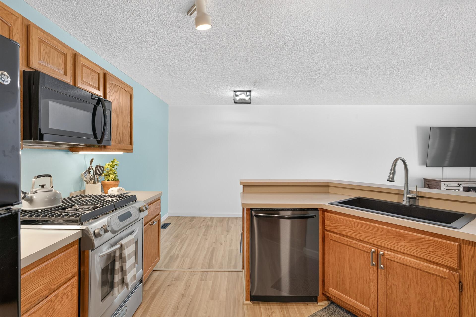 View of Residential at 4913 Grenwich Avenue, Oakdale MN 55128, Oakdale (13 of 31) - Mike Wilen | Minnesota Team Real Estate