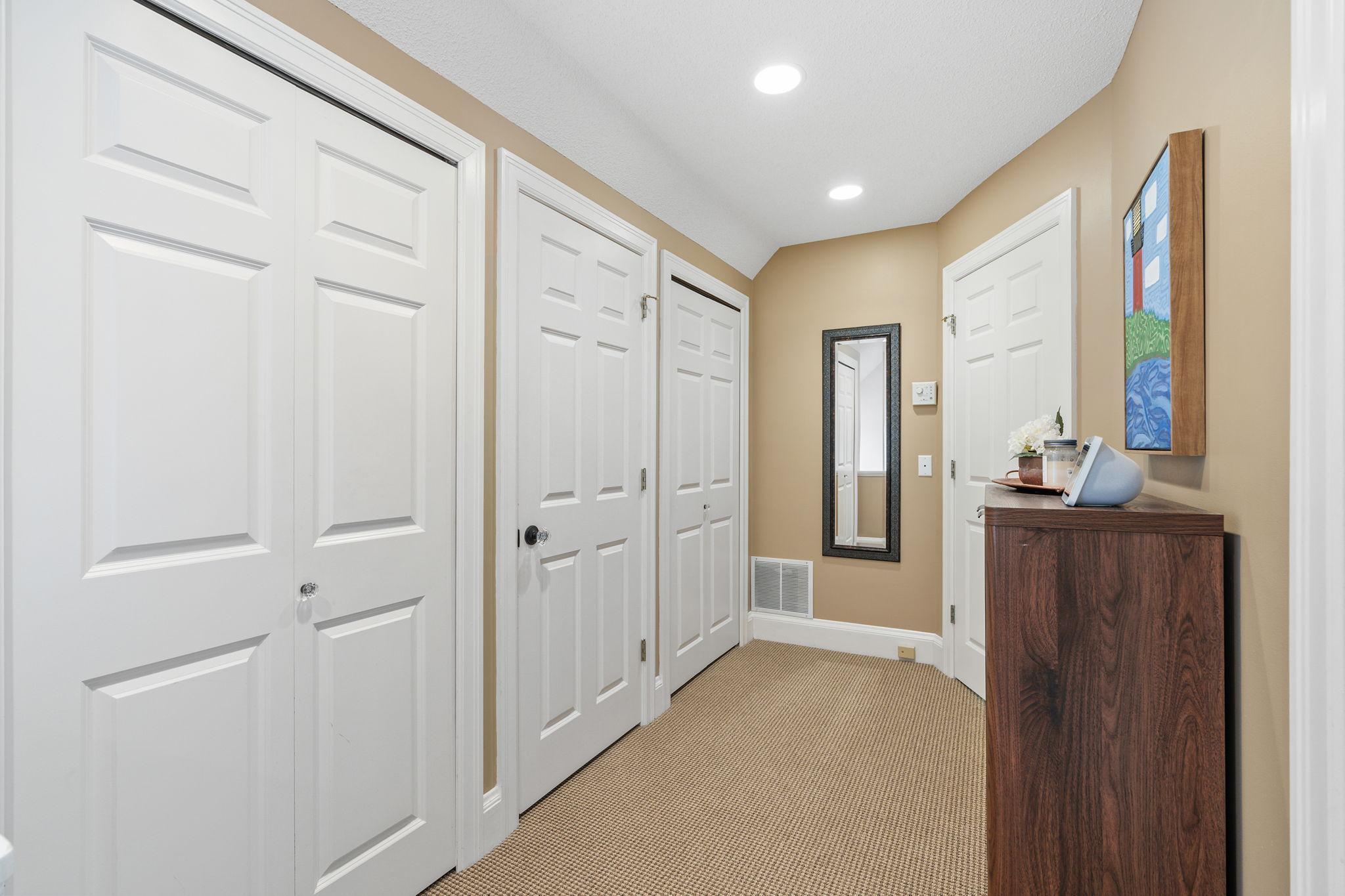 View of Residential at 408 Laurel Avenue #2, Saint Paul MN 55102, Saint Paul (37 of 54) - Mike Wilen | Minnesota Team Real Estate