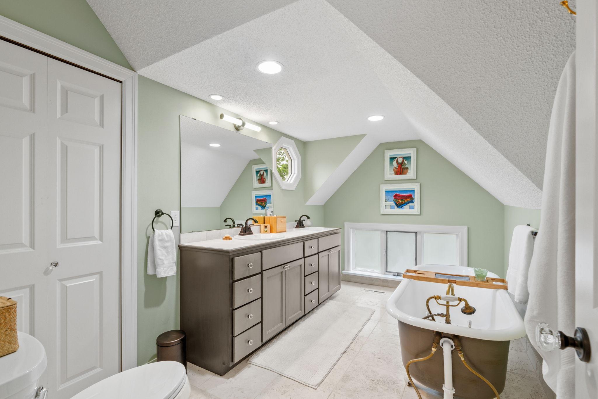 View of Residential at 408 Laurel Avenue #2, Saint Paul MN 55102, Saint Paul (33 of 54) - Mike Wilen | Minnesota Team Real Estate