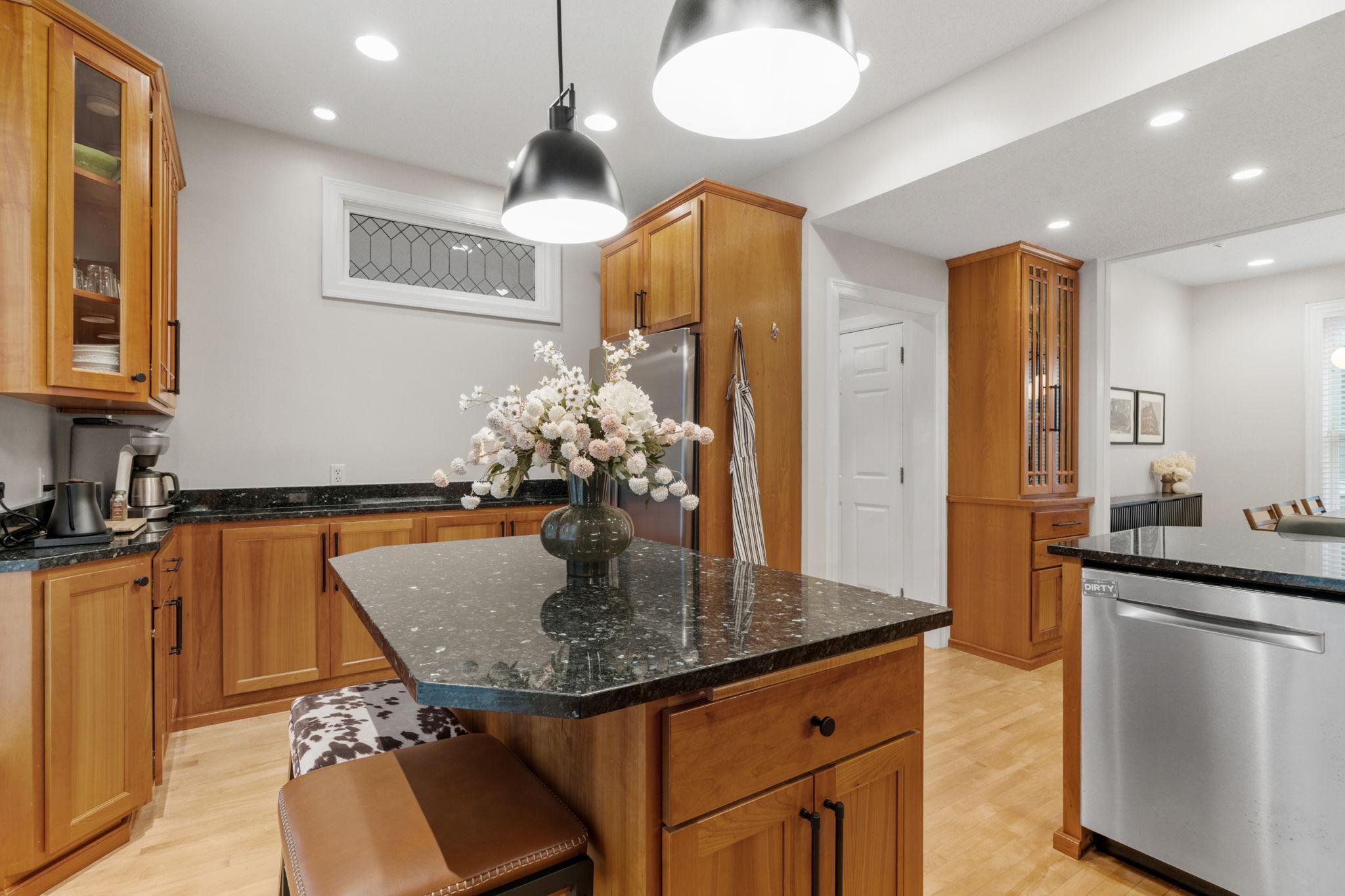 View of Residential at 408 Laurel Avenue #2, Saint Paul MN 55102, Saint Paul (18 of 54) - Mike Wilen | Minnesota Team Real Estate