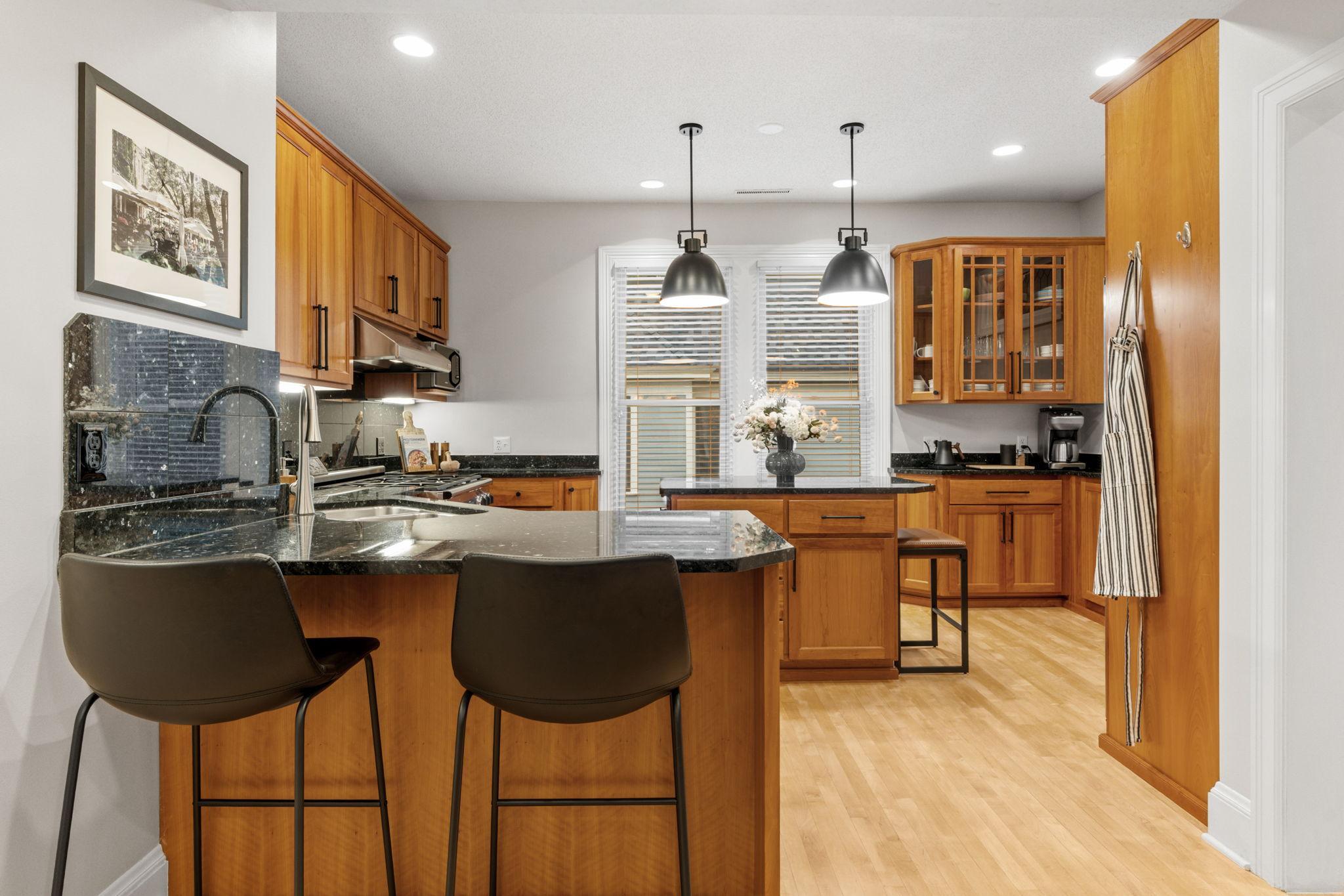 View of Residential at 408 Laurel Avenue #2, Saint Paul MN 55102, Saint Paul (15 of 54) - Mike Wilen | Minnesota Team Real Estate