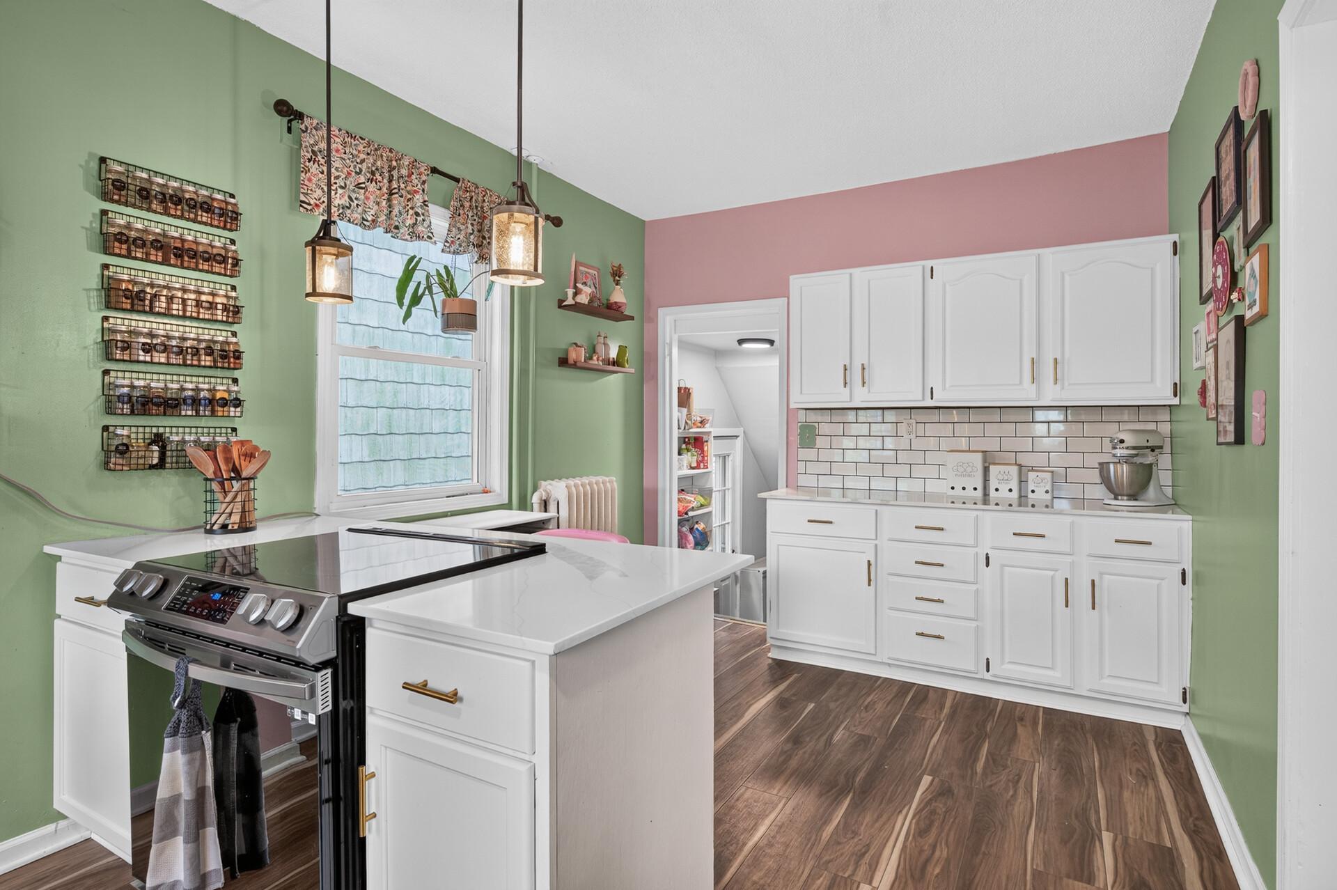View of Residential at 1640 Dayton Avenue, Saint Paul MN 55104, Saint Paul (11 of 27) - Mike Wilen | Minnesota Team Real Estate