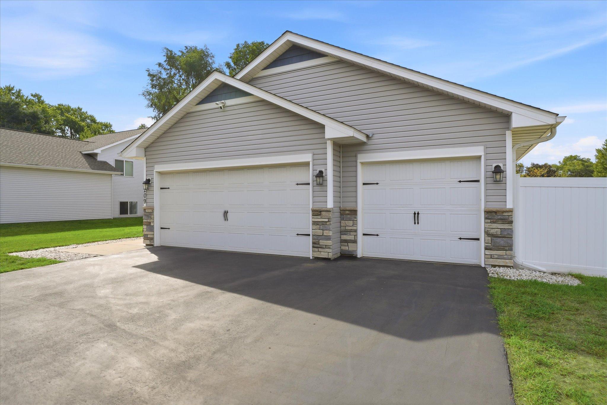 View of Residential at 5209 49th Avenue, Crystal MN 55429, Crystal (3 of 18) - Mike Wilen | Minnesota Team Real Estate