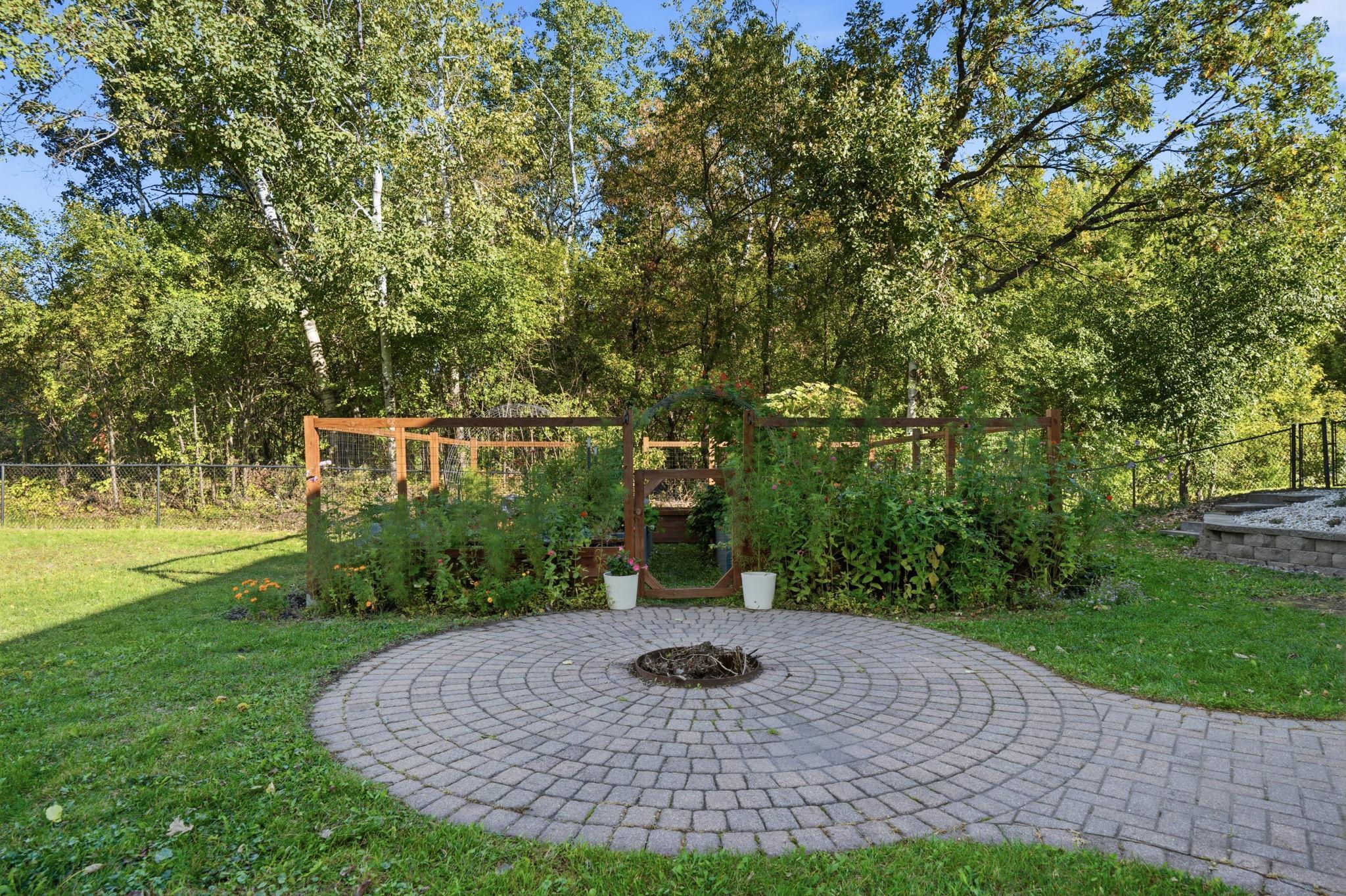 View of Residential at 857 Oday Street, Maplewood MN 55119, Maplewood (50 of 58) - Mike Wilen | Minnesota Team Real Estate