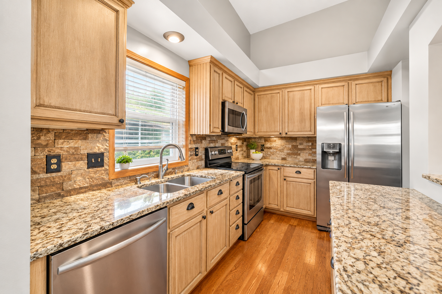 View of Residential at 10154 Country Club Curve, Woodbury MN 55129, Woodbury (3 of 21) - Mike Wilen | Minnesota Team Real Estate