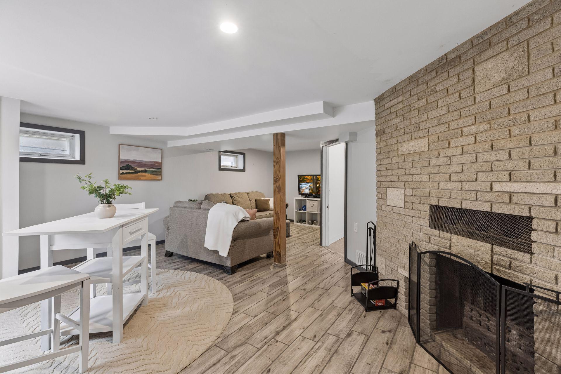 View of Residential at 1814 Mcknight Road, Maplewood MN 55109, Maplewood (31 of 59) - Mike Wilen | Minnesota Team Real Estate