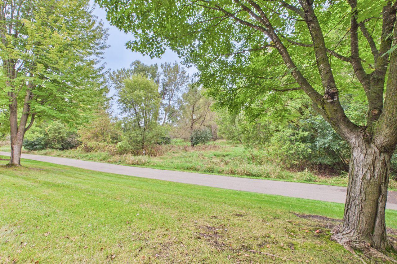View of Residential at 7974 Autumn Ridge Way, Chanhassen MN 55317, Chanhassen (35 of 41) - Mike Wilen | Minnesota Team Real Estate