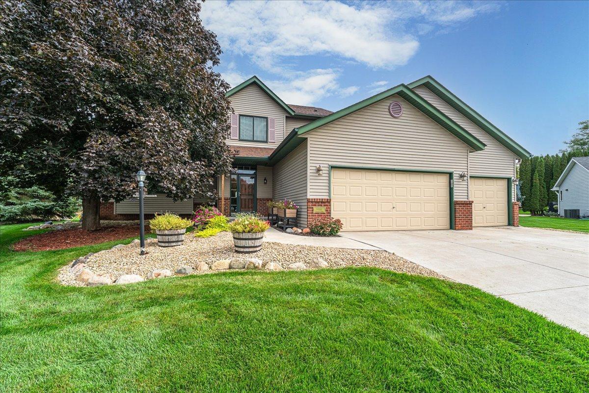 View of Single Family at 18580 Explorer Court, Farmington - Mike Wilen | Minnesota Team Real Estate