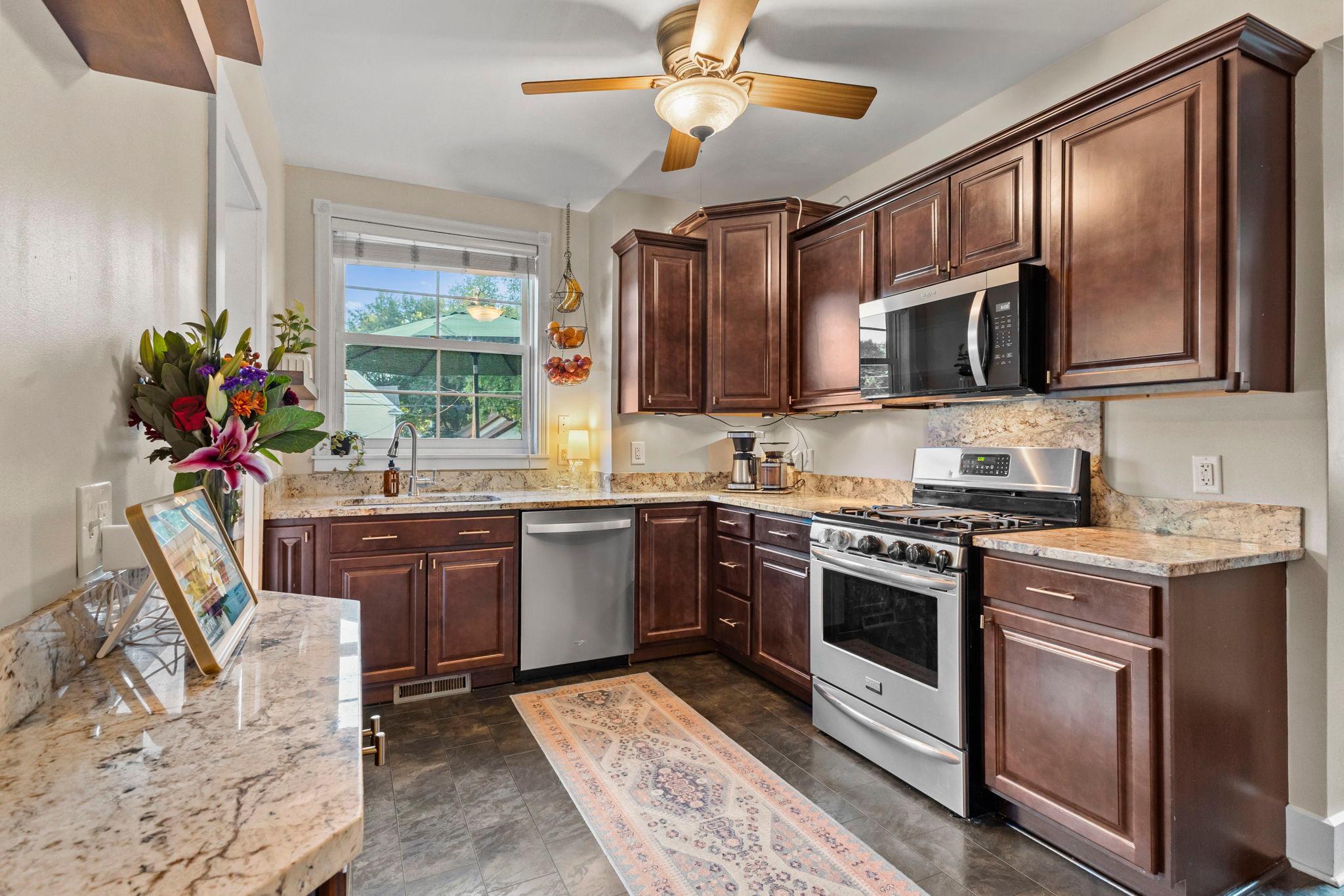 View of Residential at 870 Randolph Avenue, Saint Paul MN 55102, Saint Paul (15 of 52) - Mike Wilen | Minnesota Team Real Estate