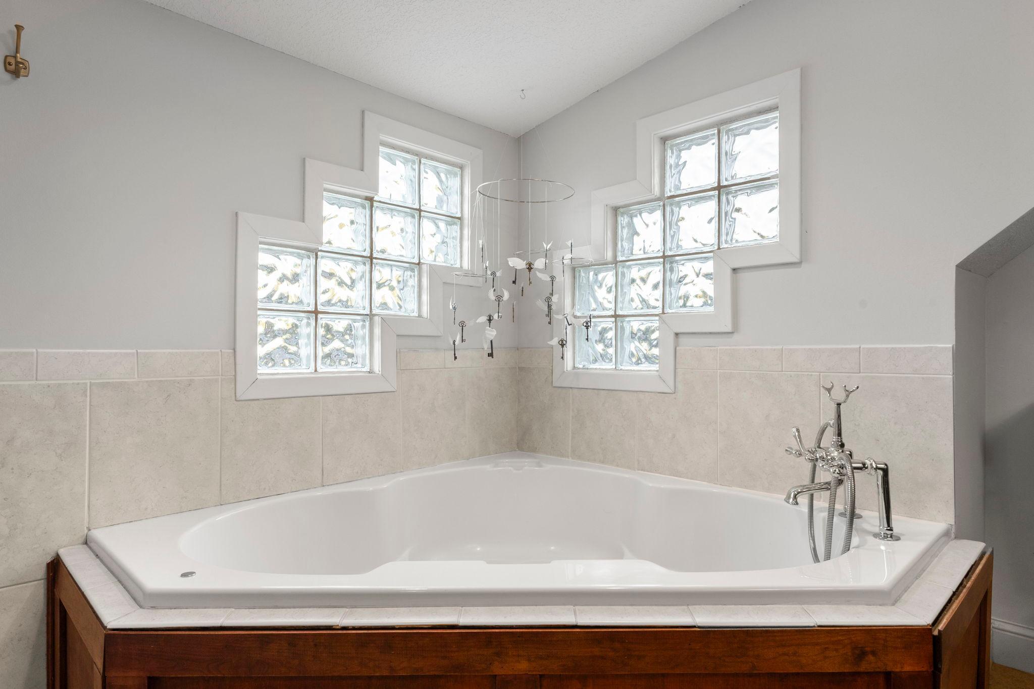 View of Residential at 870 Randolph Avenue, Saint Paul MN 55102, Saint Paul (41 of 52) - Mike Wilen | Minnesota Team Real Estate