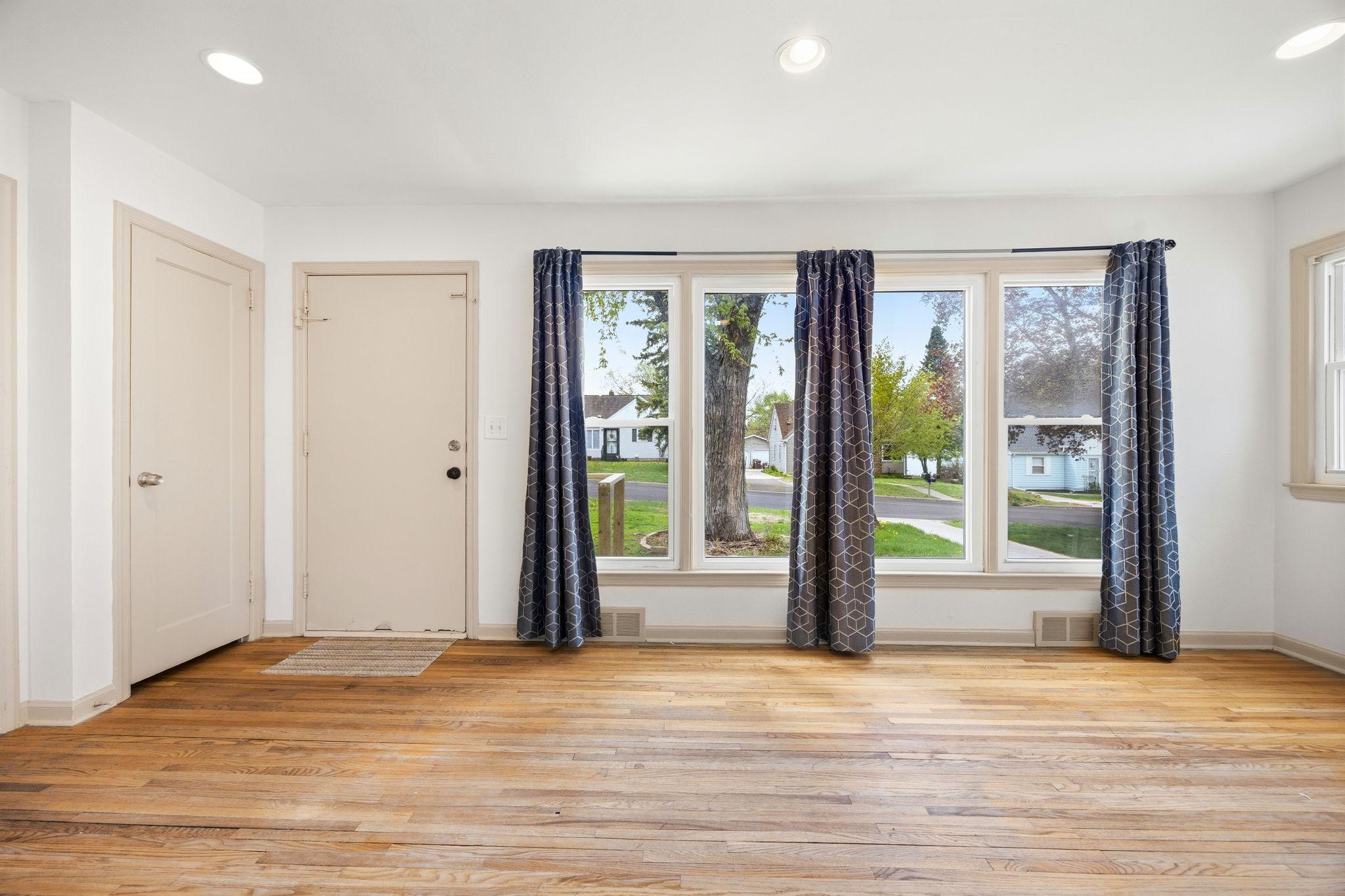 View of Residential at 1211 Lealand Road, Maplewood MN 55109, Maplewood (5 of 23) - Mike Wilen | Minnesota Team Real Estate