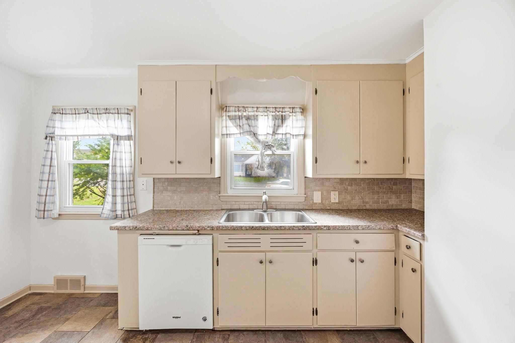 View of Residential at 1211 Lealand Road, Maplewood MN 55109, Maplewood (6 of 23) - Mike Wilen | Minnesota Team Real Estate