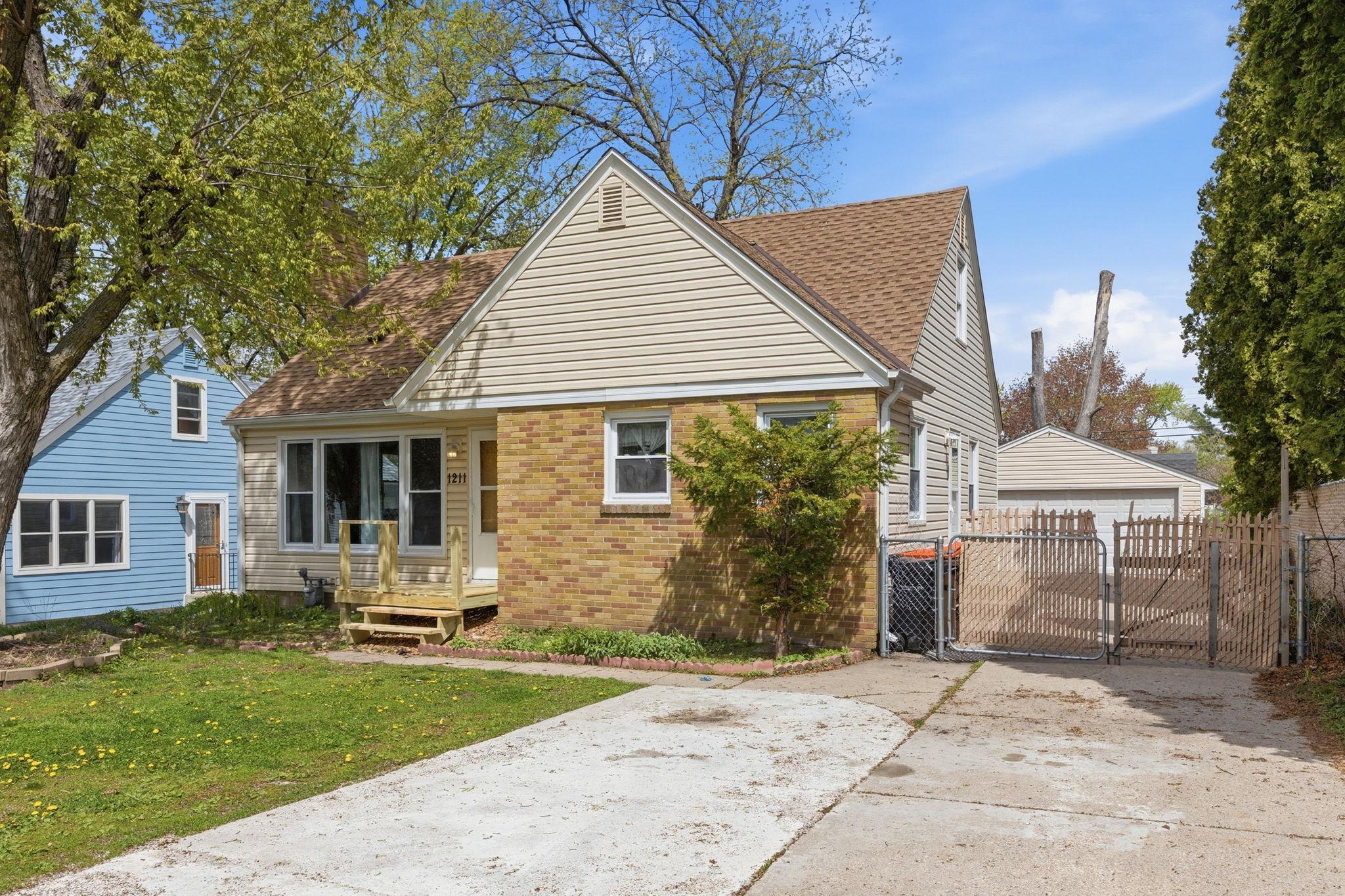 View of Residential at 1211 Lealand Road, Maplewood MN 55109, Maplewood (22 of 23) - Mike Wilen | Minnesota Team Real Estate
