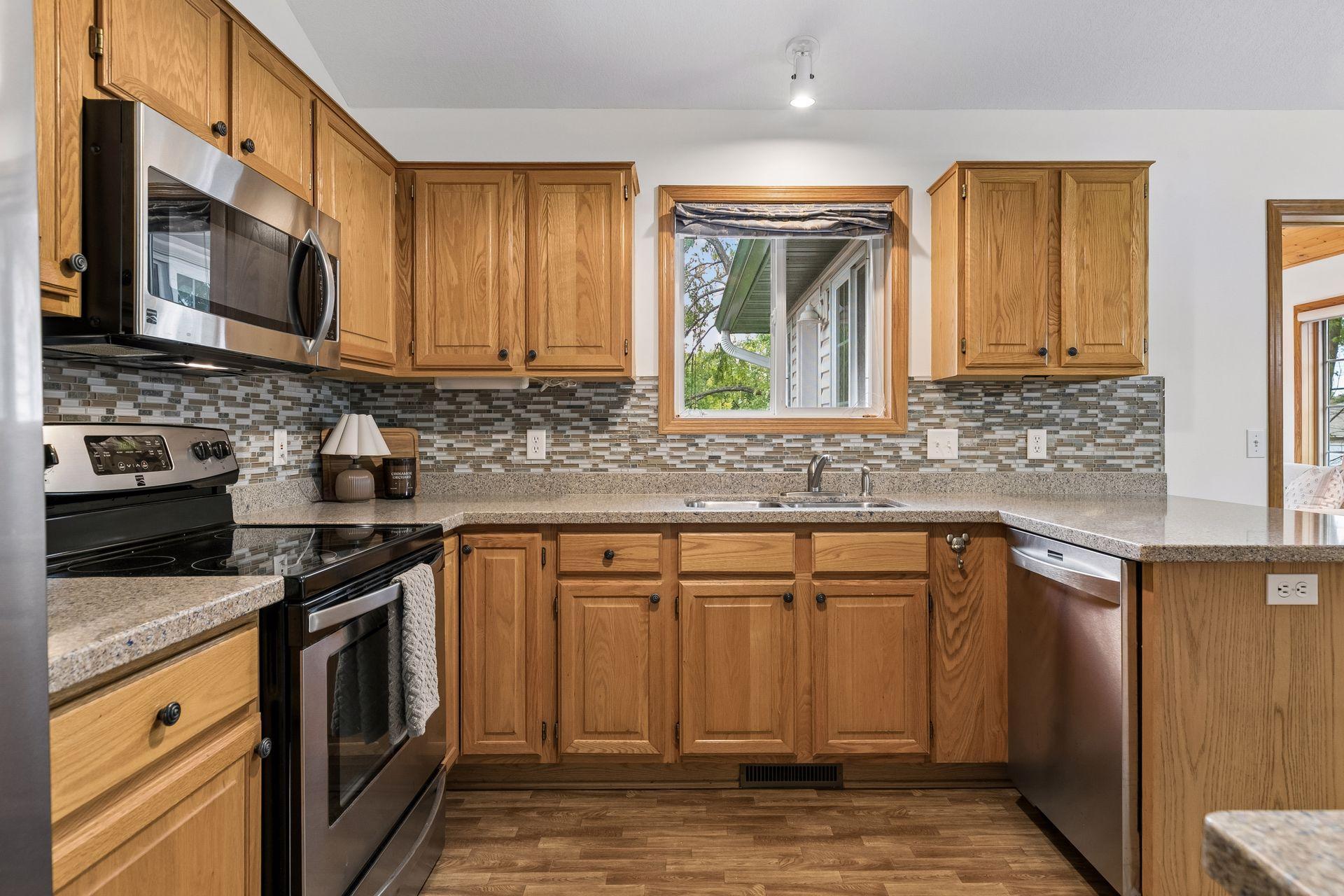 View of Residential at 6287 22nd Street, Oakdale MN 55128, Oakdale (10 of 36) - Mike Wilen | Minnesota Team Real Estate