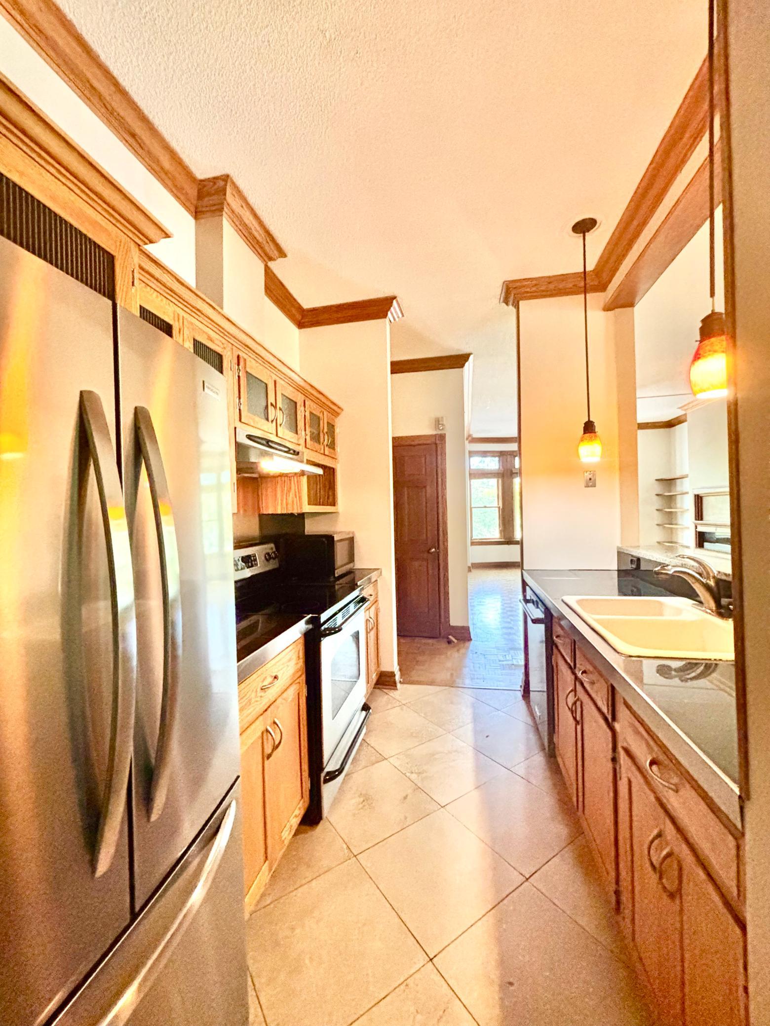 View of Residential at 110 Saint Albans Street #3, Saint Paul MN 55104, Saint Paul (9 of 28) - Mike Wilen | Minnesota Team Real Estate