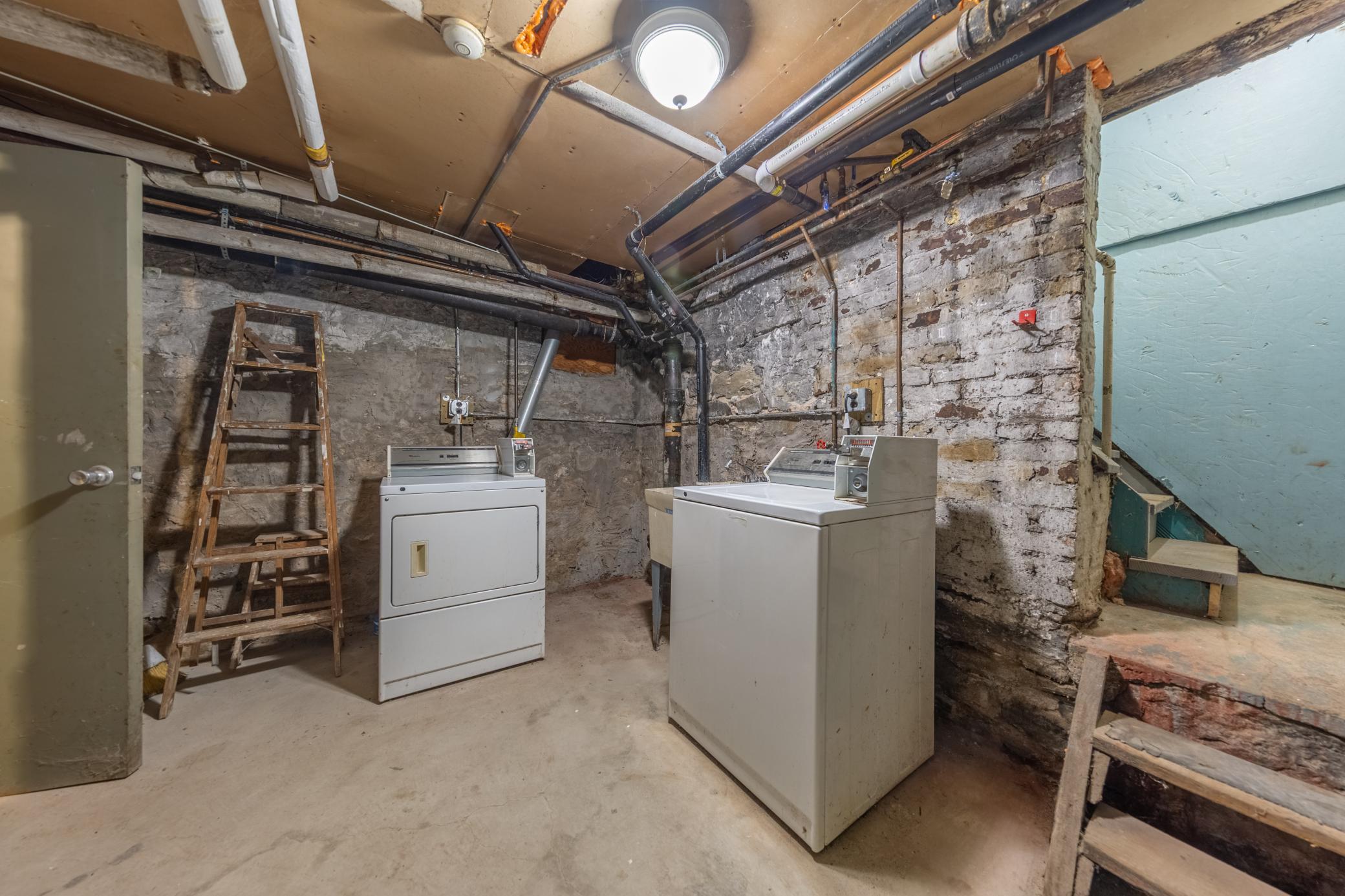 View of Residential Income at 2015 2nd Avenue, Minneapolis MN 55404, Minneapolis (29 of 44) - Mike Wilen | Minnesota Team Real Estate