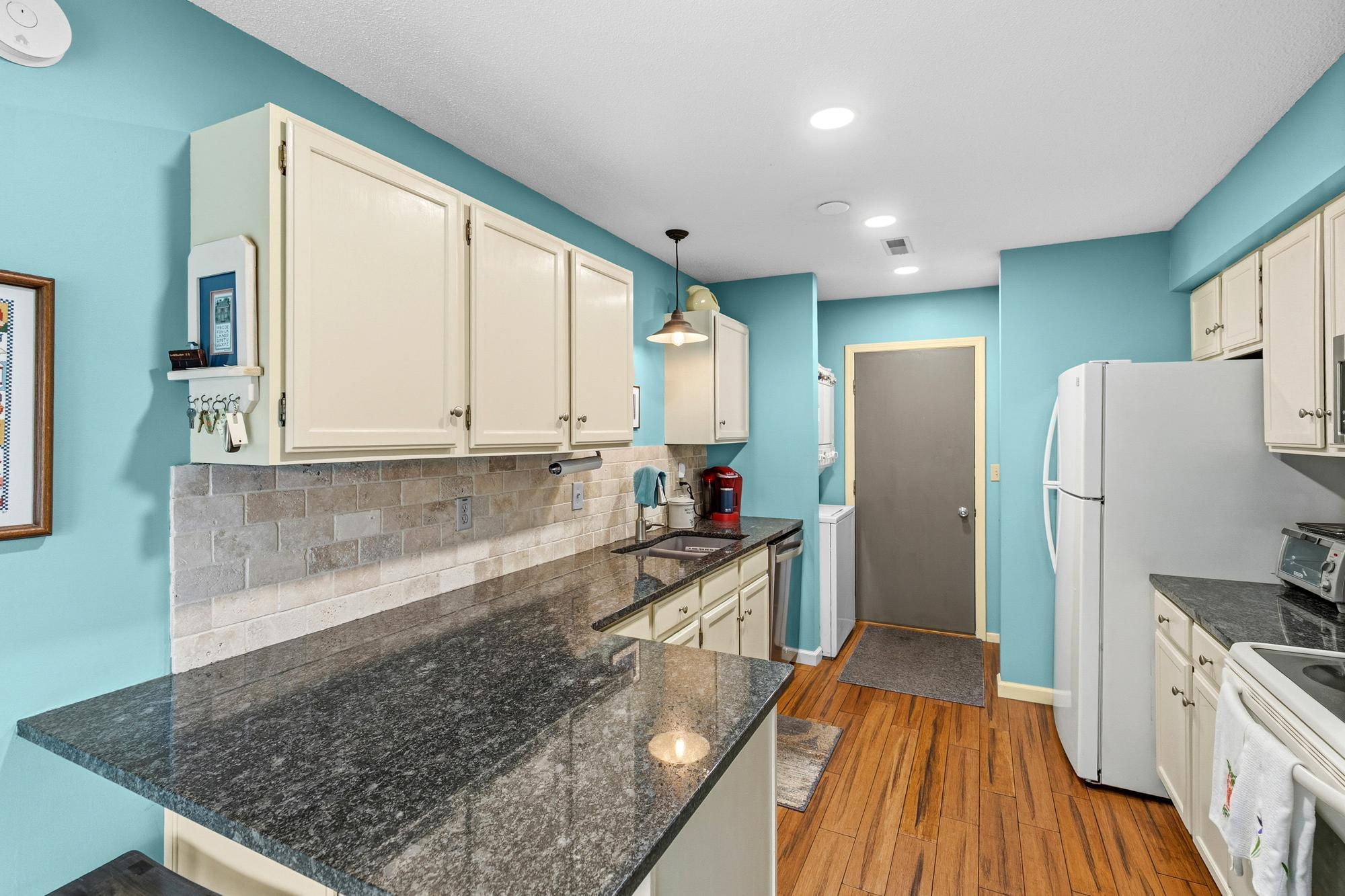 View of Residential at 1230 Ferndale Street, Maplewood MN 55119, Maplewood (10 of 22) - Mike Wilen | Minnesota Team Real Estate