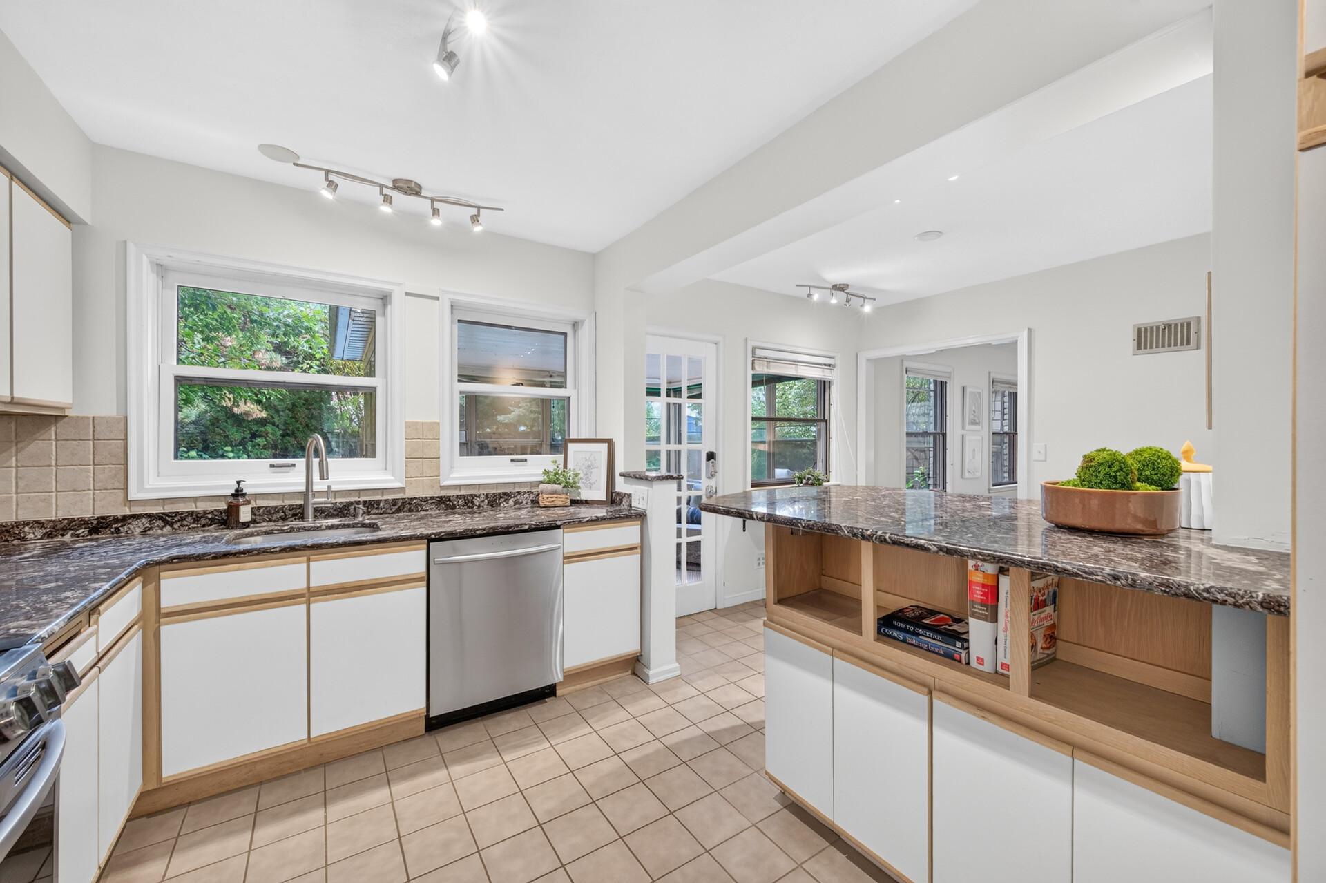View of Residential at 2709 Lynn Avenue, Saint Louis Park MN 55416, Saint Louis Park (24 of 66) - Mike Wilen | Minnesota Team Real Estate