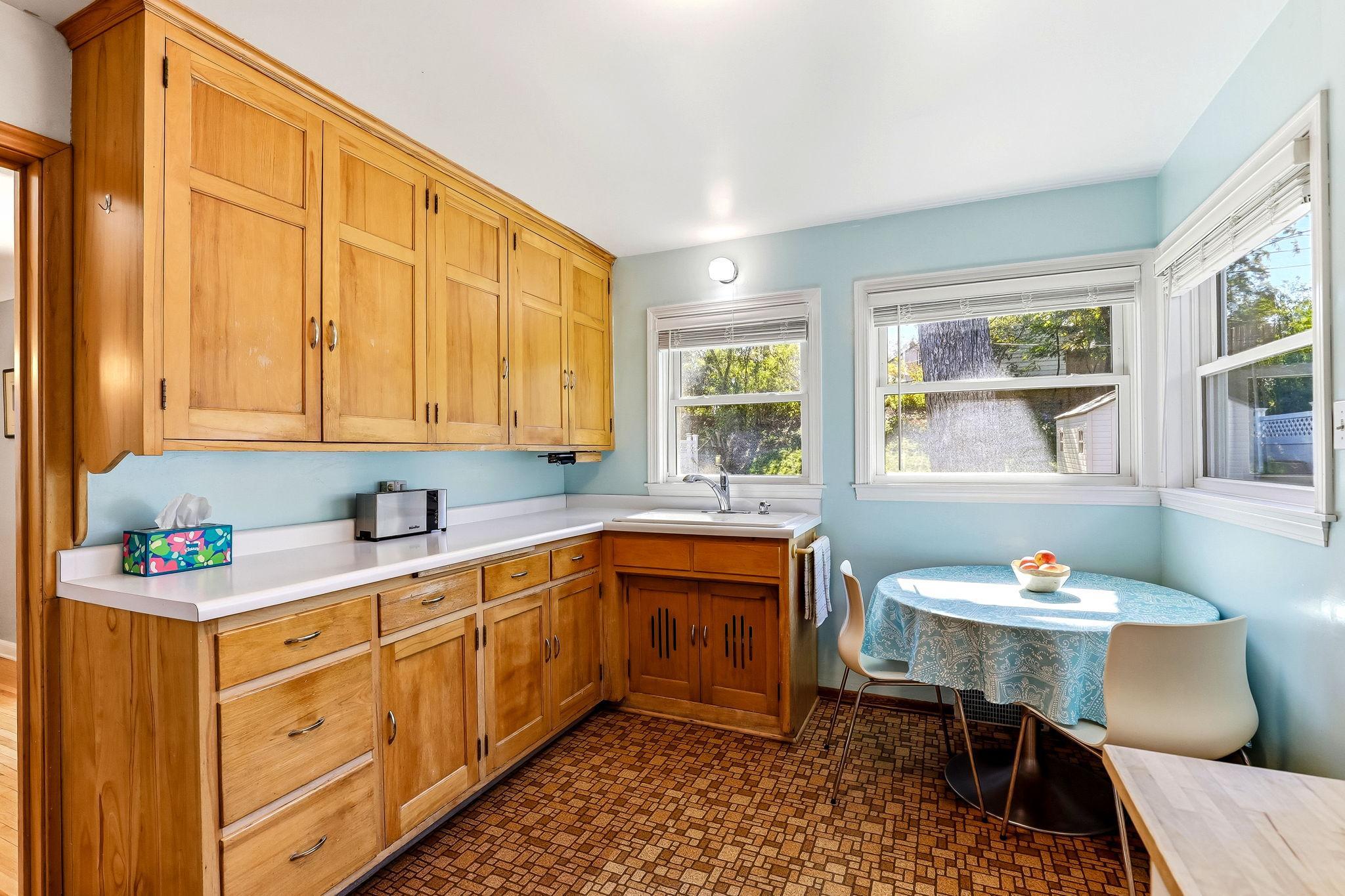 View of Residential at 1194 Englewood Avenue, Saint Paul MN 55104, Saint Paul (13 of 33) - Mike Wilen | Minnesota Team Real Estate